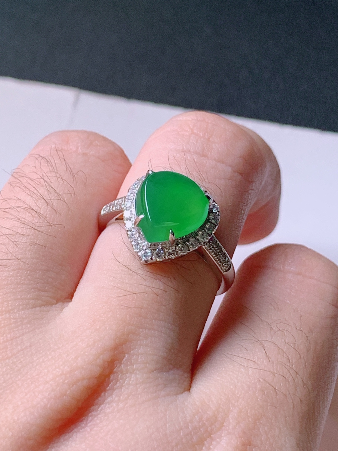 ️ 冰阳绿水滴戒指，无裂色阳，裸石10.1/9.8/3.6，圈口14