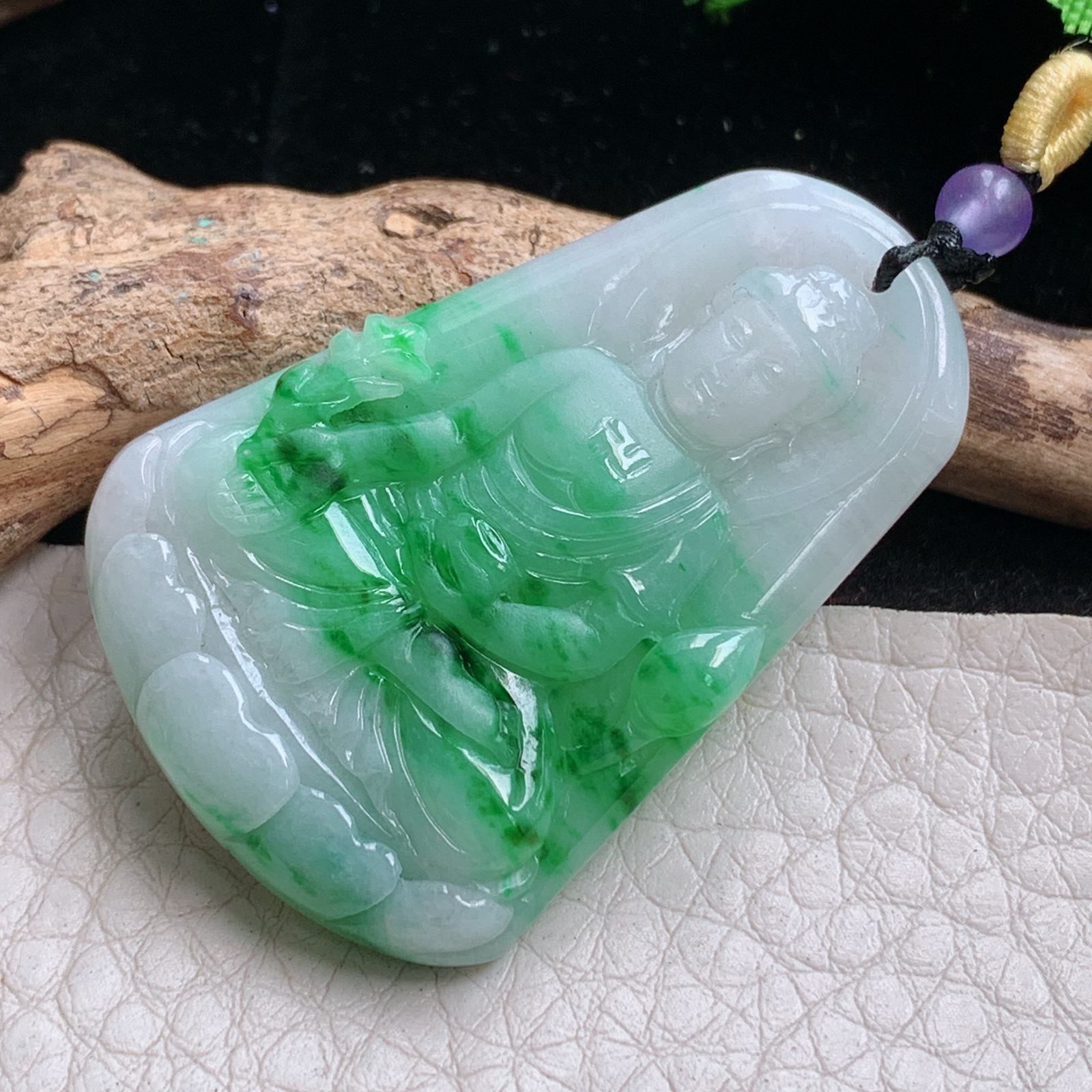 t实拍42.8*29*5.7缅甸翡翠A货精雕辣阳绿阿弥陀佛玉吊坠 玉挂件