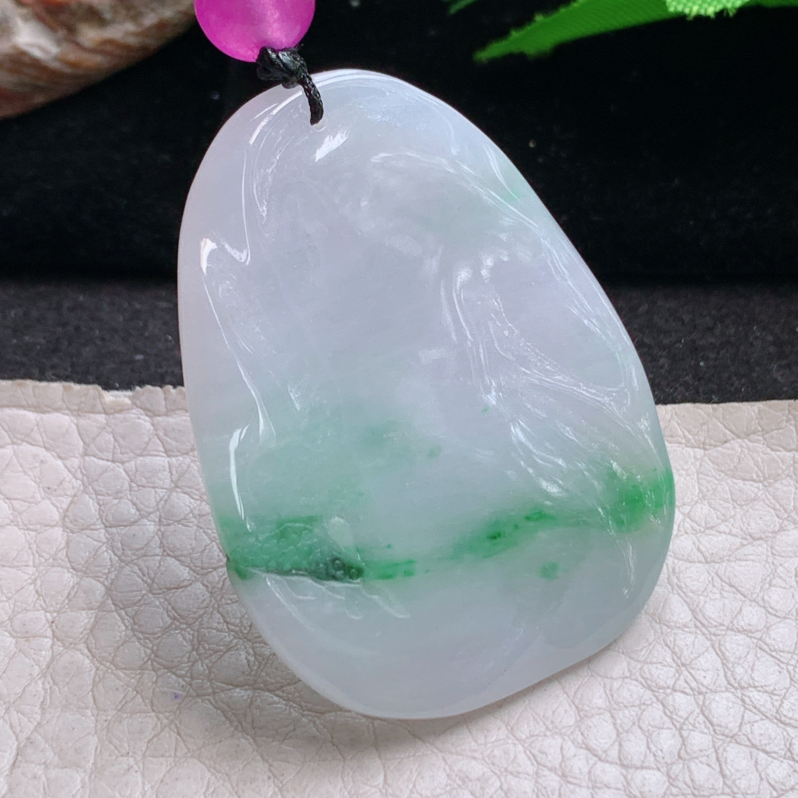 t实拍48*28*5.5缅甸翡翠A货精雕冰飘绿阿弥陀佛玉吊坠 玉挂件