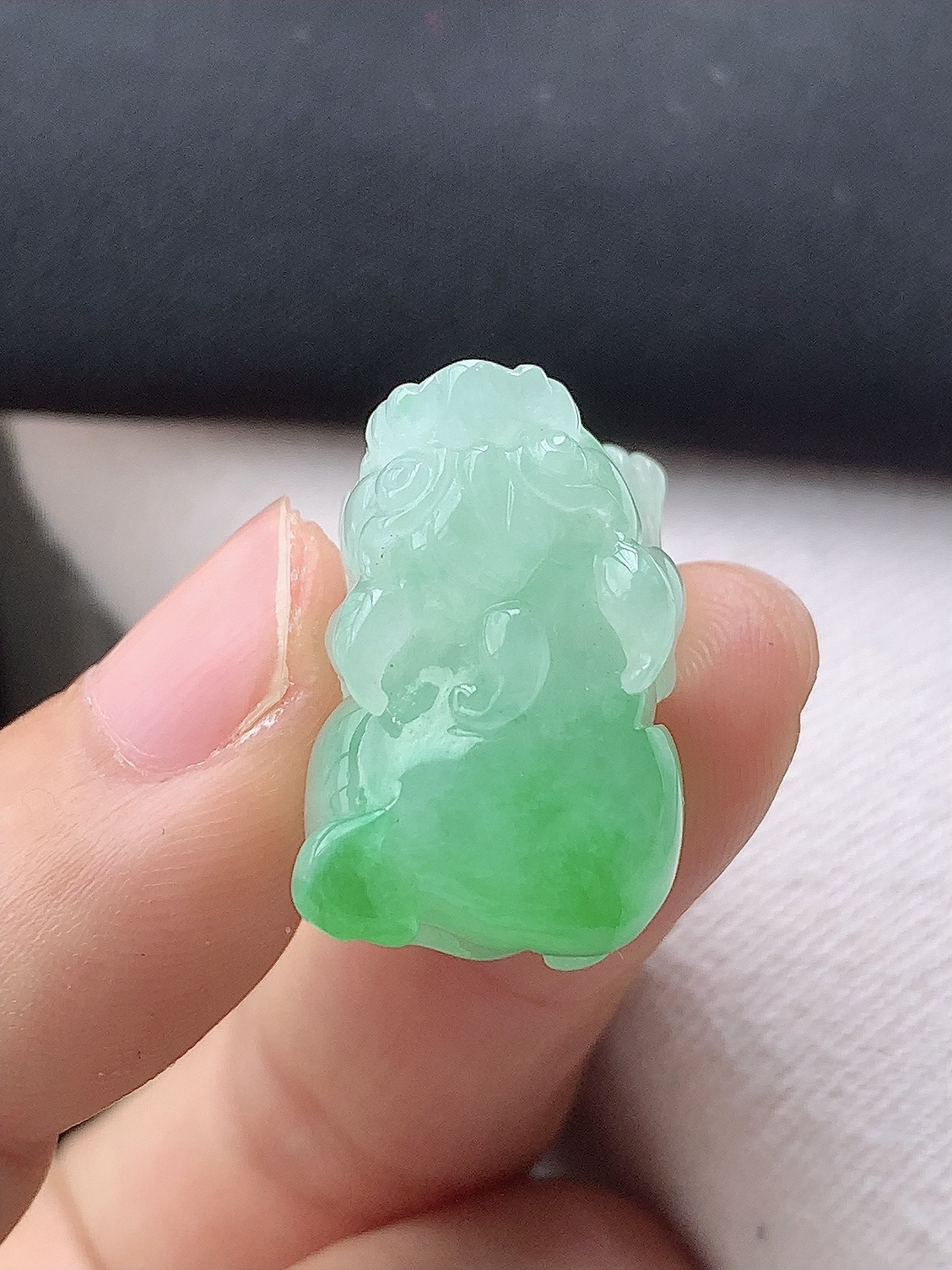 冰飘绿貔貅挂件..
翠色明媚，细腻莹润，佩戴福气多多！