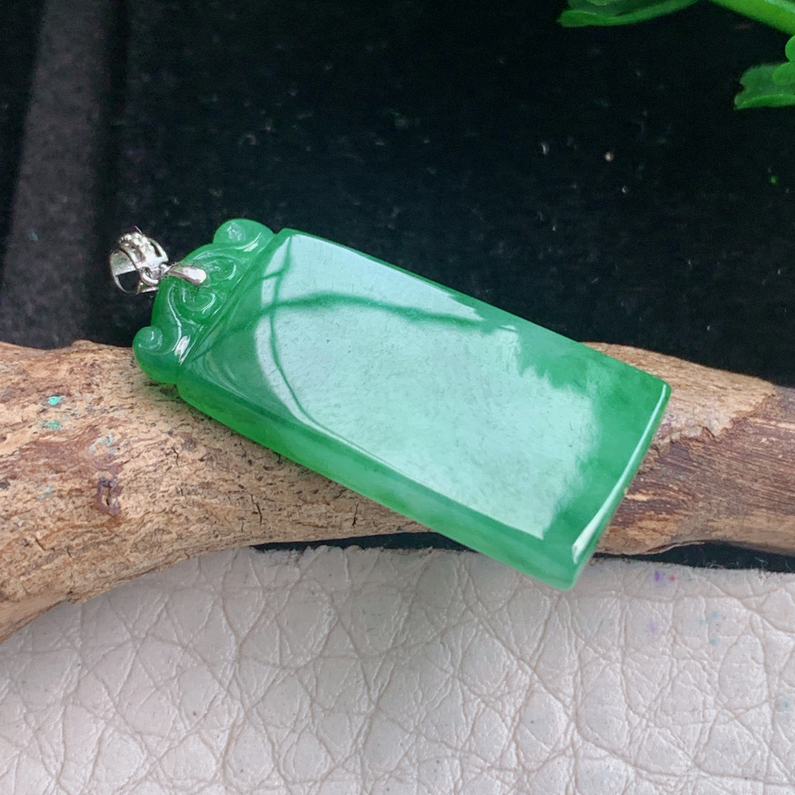 lz实拍26.2*12.5*3.3天然缅甸翡翠满绿平安无事牌玉吊坠 玉挂件