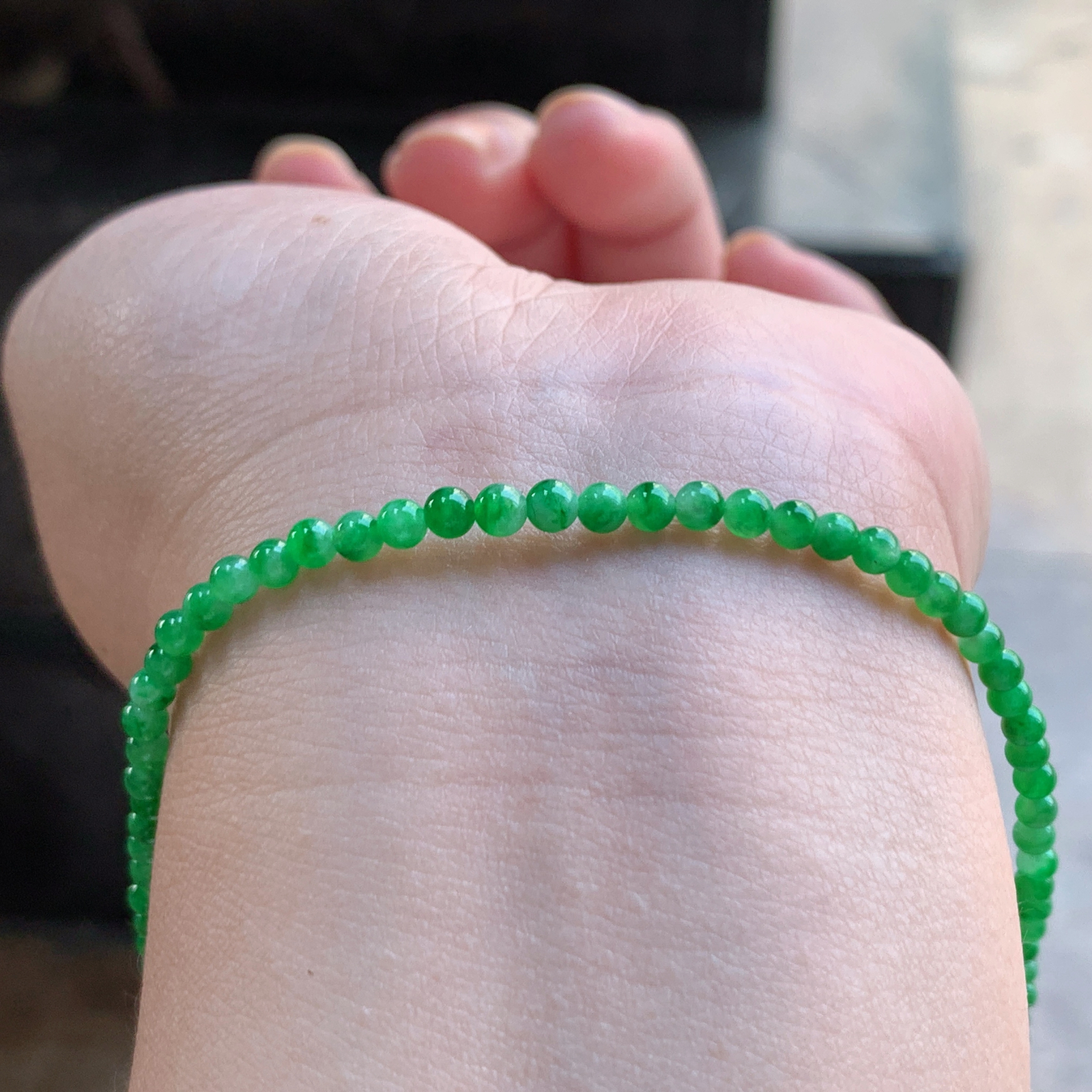 阳绿小米珠手串