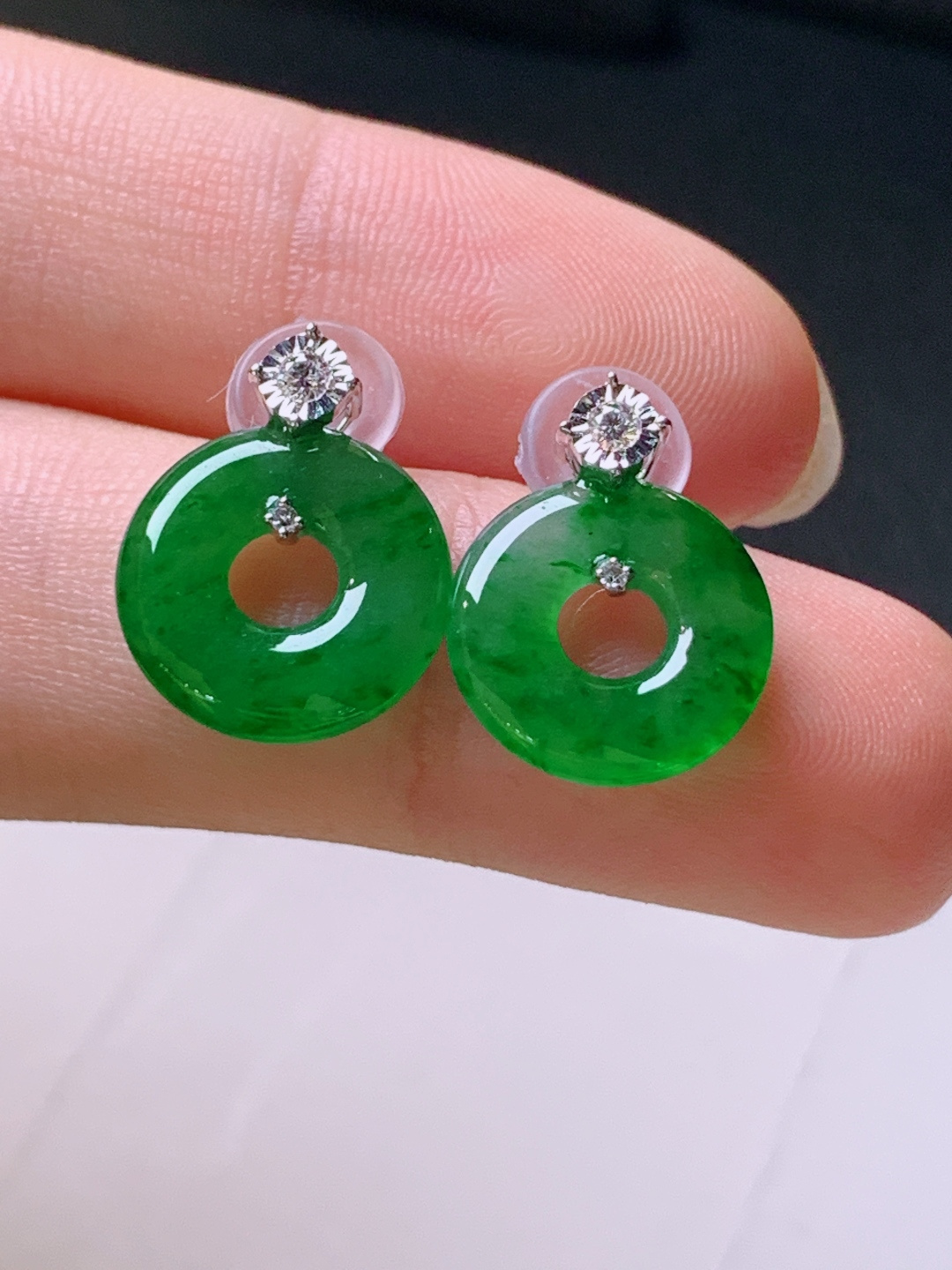 ️ 冰阳绿甜甜圈耳钉，无裂色满，裸石12.4-2.8