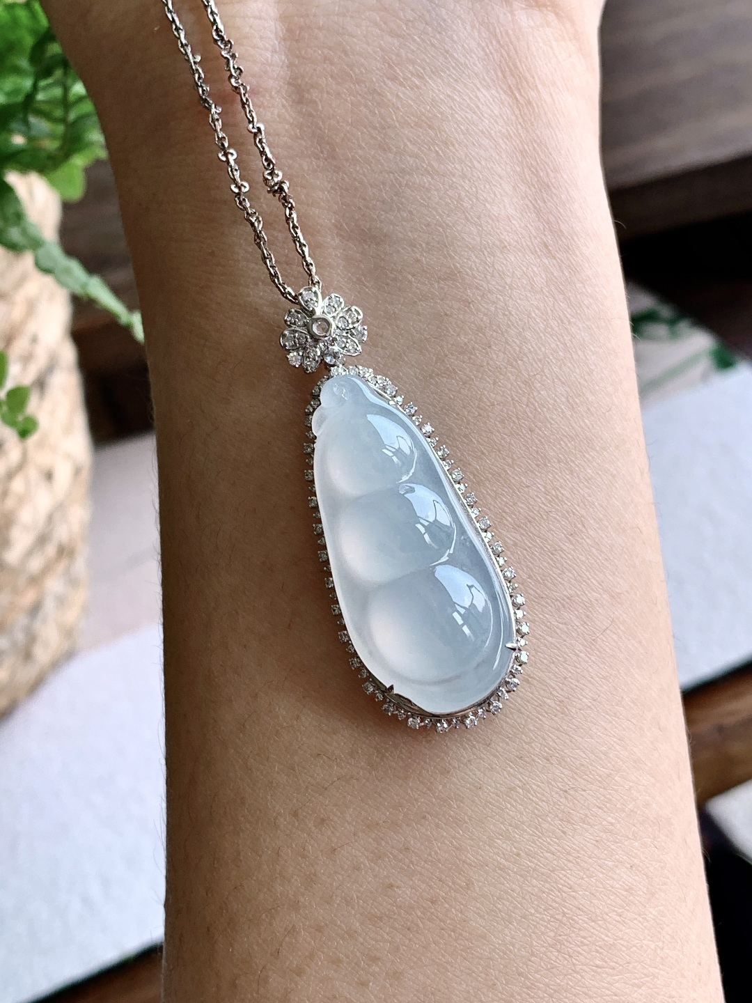 ️冰豆子福豆吊坠，18k金镶嵌，性比高，43.3/16.8/10.5，6.2克