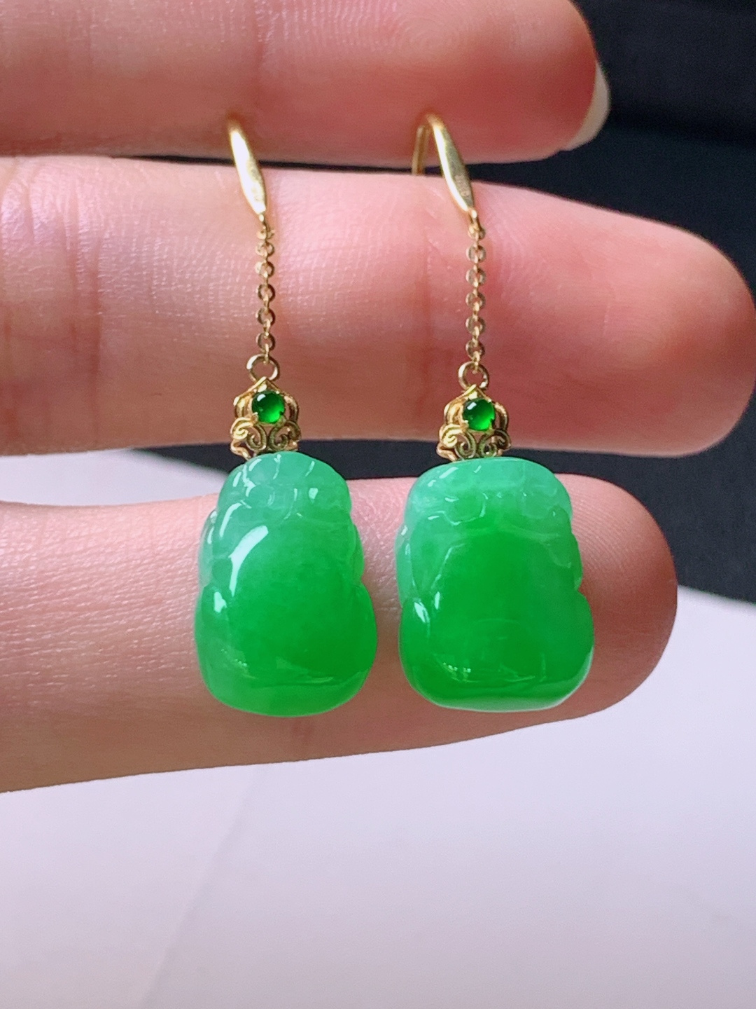 ️ 冰阳绿貔貅耳坠，无裂色阳饱满，裸石12.6-9.8-7.4