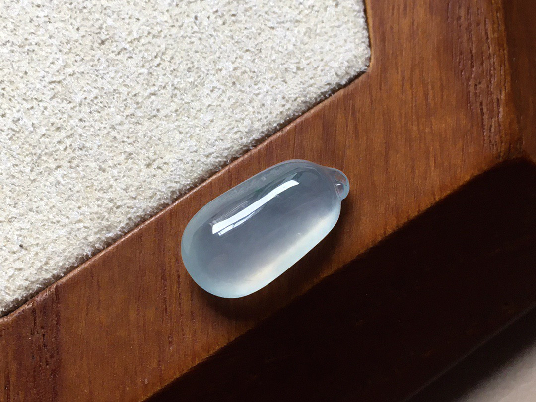 冰福瓜 种老起胶，底子水润，尺寸14.6*8*5.3..