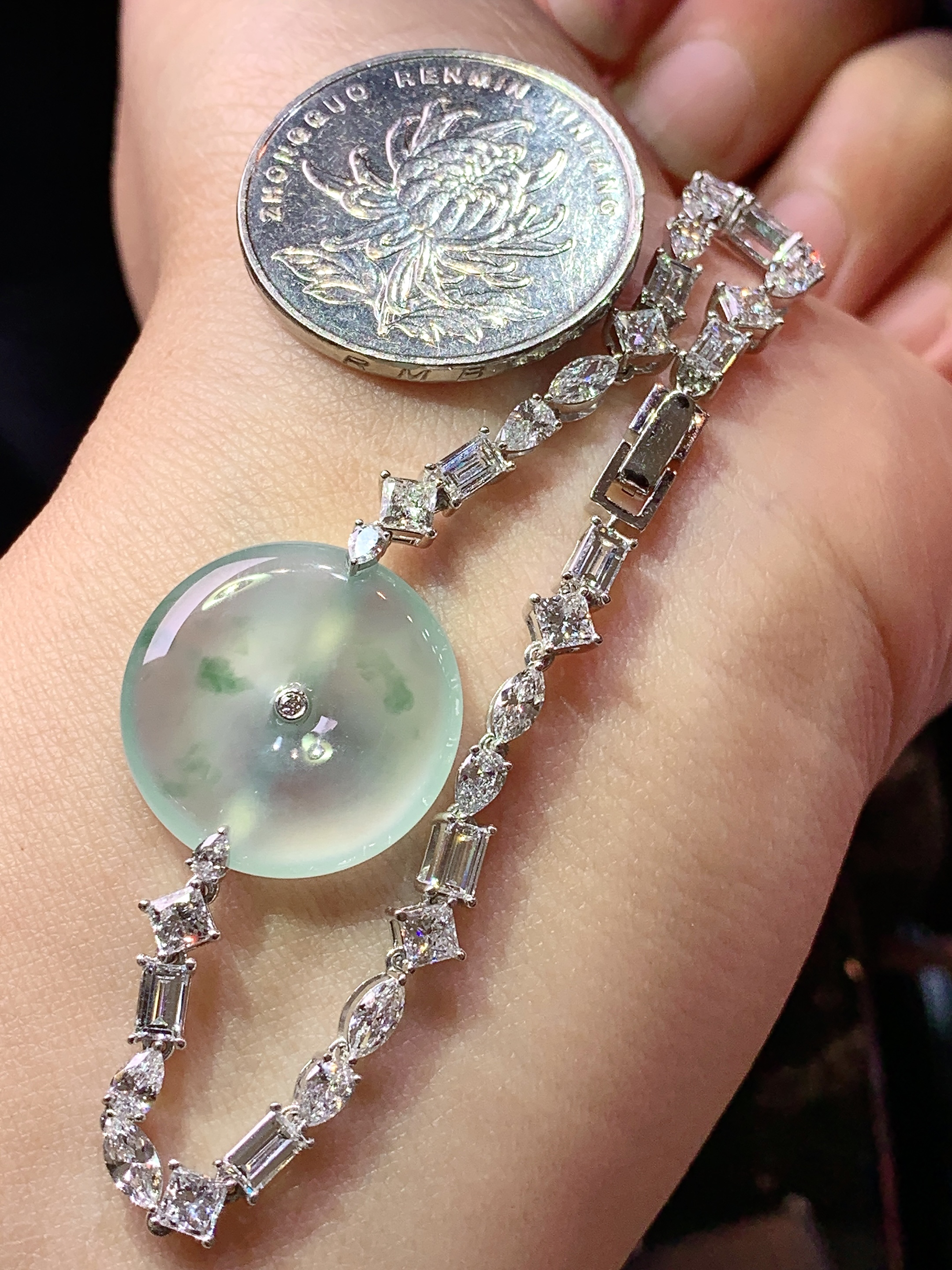 18k金培育钻镶嵌冰种飘花平安扣手链 玉质细腻 色泽艳丽清新 水润亮眼 整体尺寸160*19*3.6m5