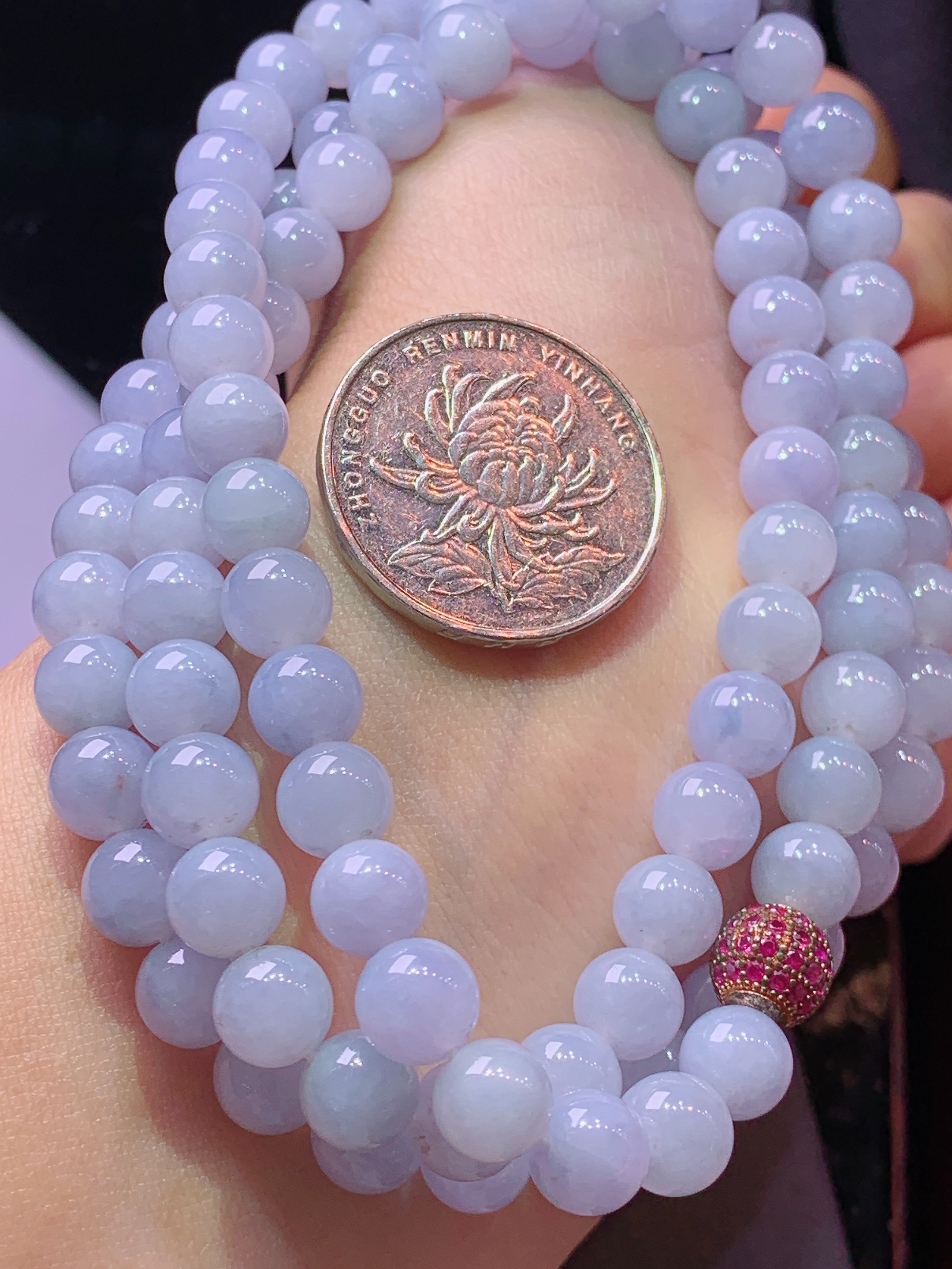 淡紫罗兰圆珠项链 玉质细腻 色泽艳丽清新 水润亮眼 整体尺寸7.2p1