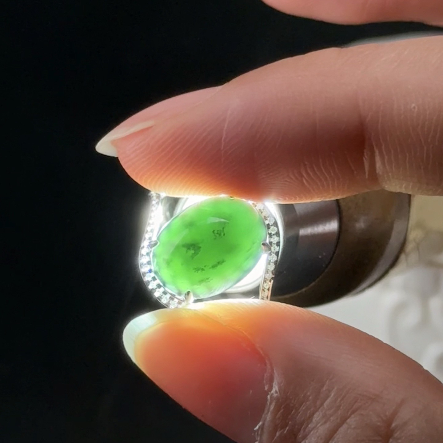 精品18k墨翠蛋面女戒 种好色正 黑度极好 打灯通透 油性十足 尺寸11.6