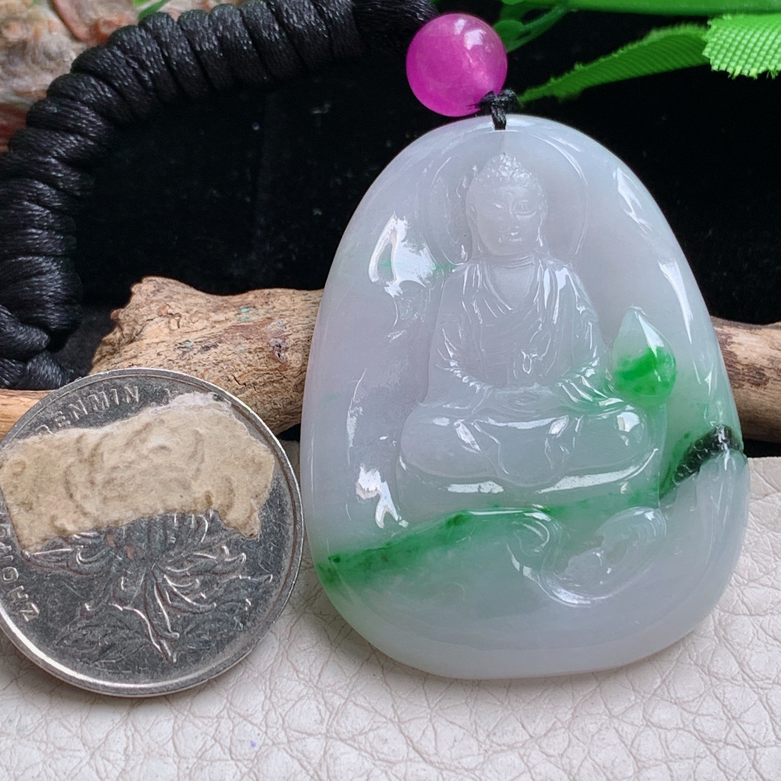 t实拍48*28*5.5缅甸翡翠A货精雕冰飘绿阿弥陀佛玉吊坠 玉挂件