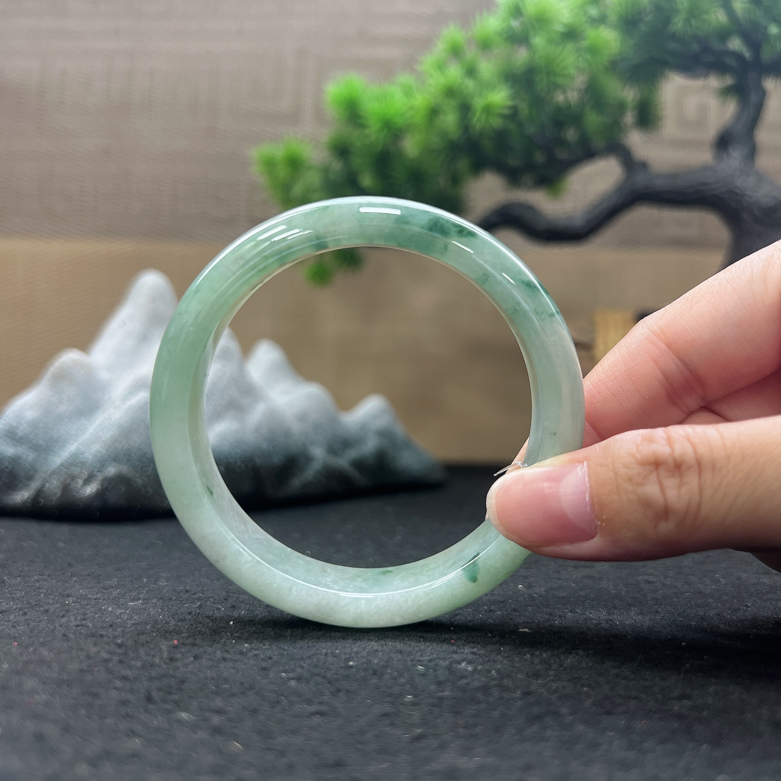 57圈口正圈飘花手镯