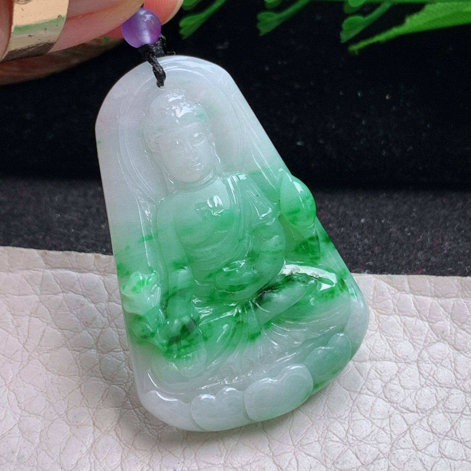 t实拍42.8*29*5.7缅甸翡翠A货精雕辣阳绿阿弥陀佛玉吊坠 玉挂件