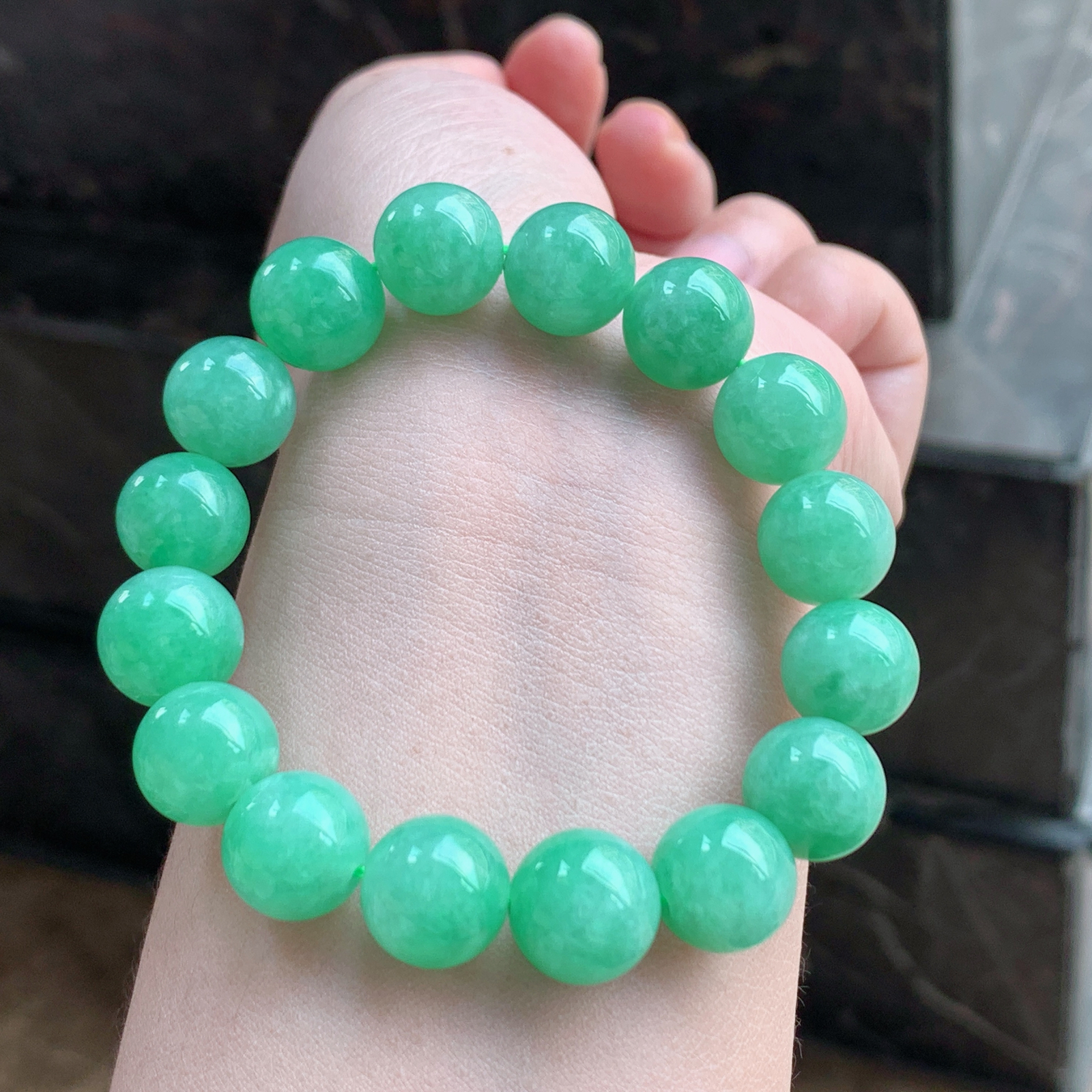 果阳绿翡翠手串