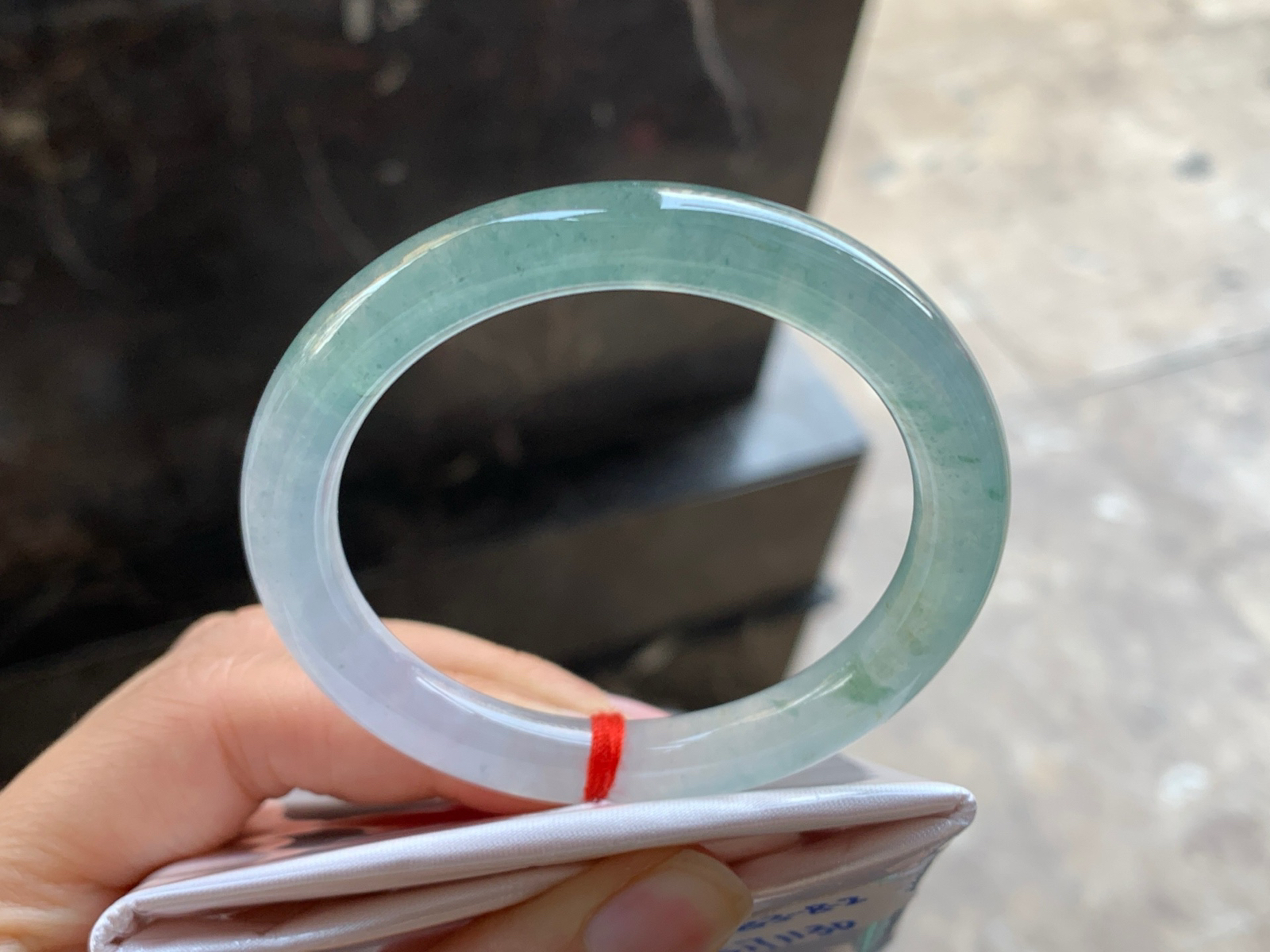 50.5-8.3

冰蓝圆条手镯^_^冰透