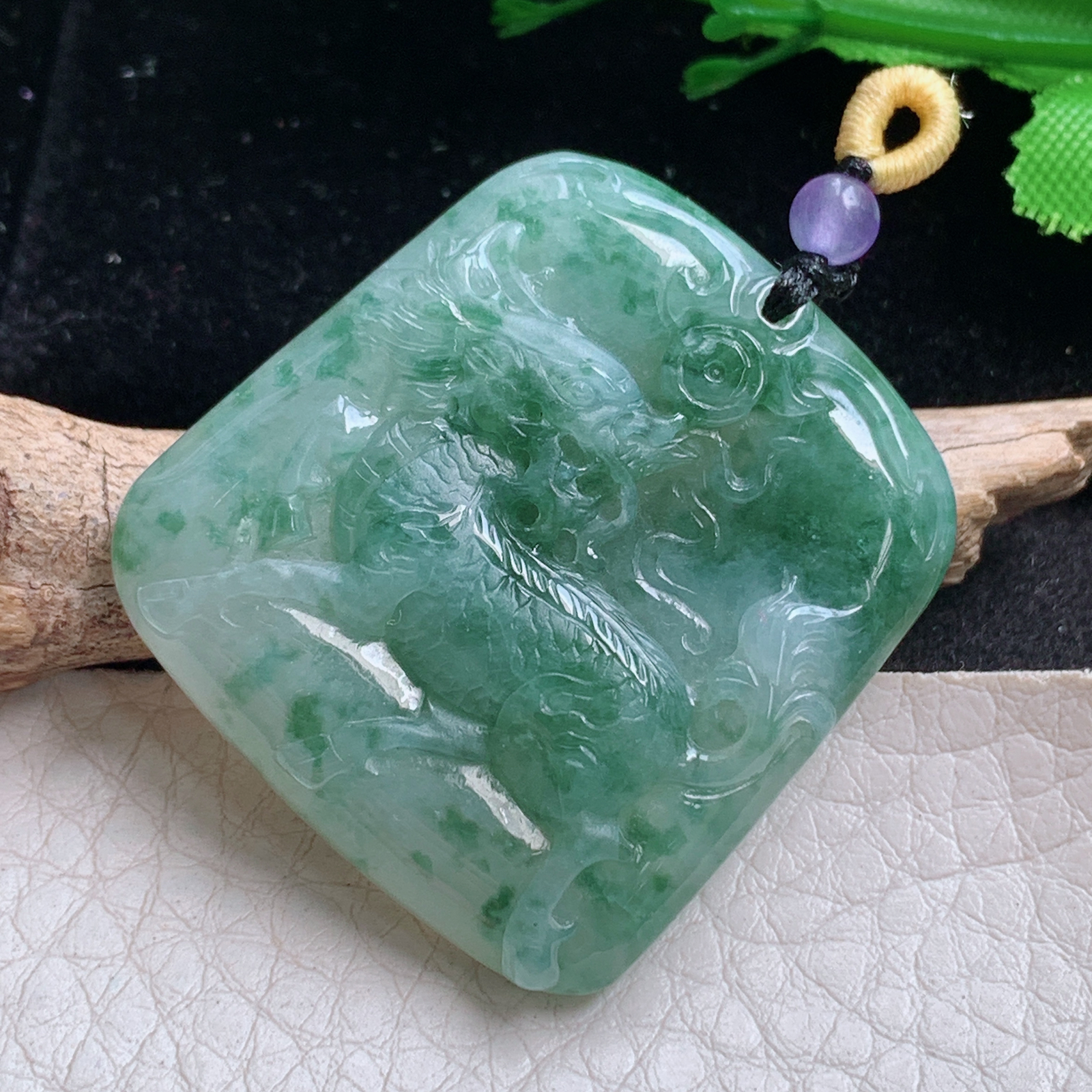 实拍t35*33*7.3缅甸翡翠A货精雕冰飘花立体麒麟 瑞兽麒麟玉吊坠 玉挂件