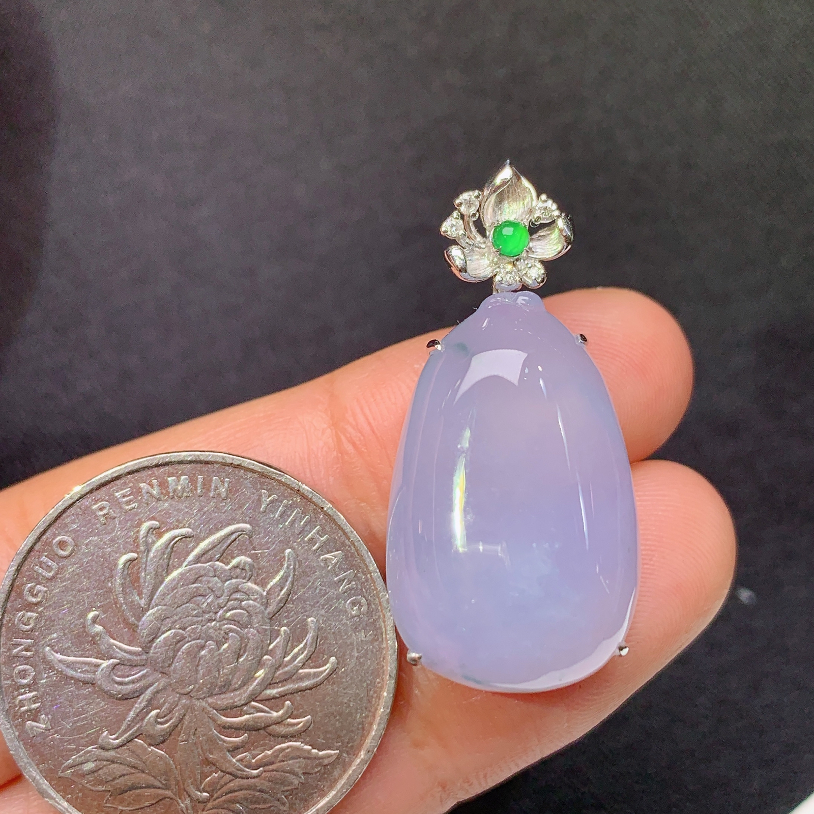 冰淡紫罗兰福瓜吊坠，18k金镶嵌，温润细腻，颜色鲜艳，By3 尺寸31.2*14.8*9.7