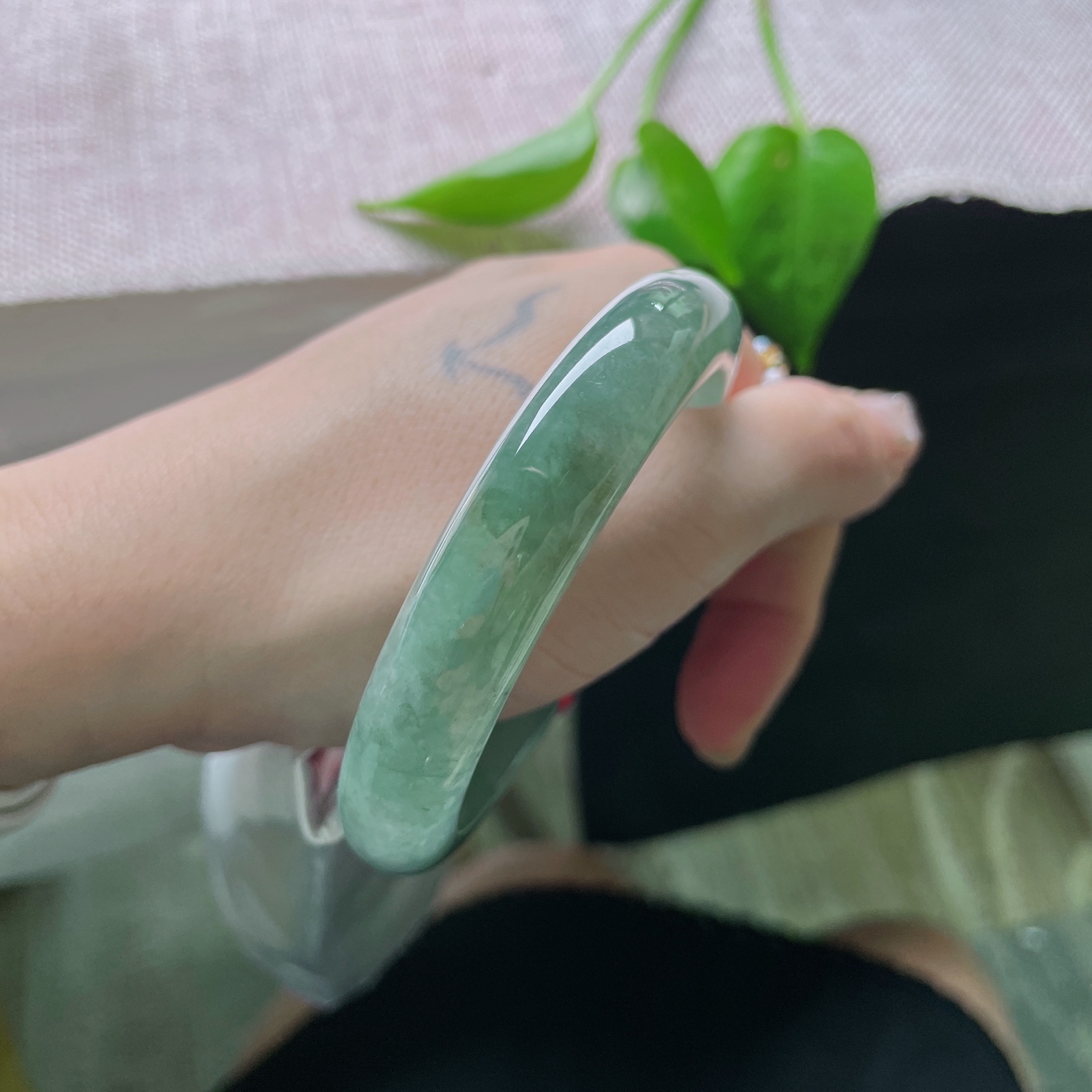 57.8/12/8，冰油青正圈，湖水蓝，熠熠生辉，种老水足，清透泛光，ss51797a..