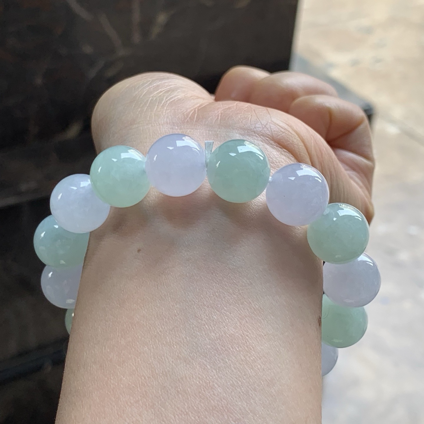 冰晴手串

大颗 玉质温润 清新干净