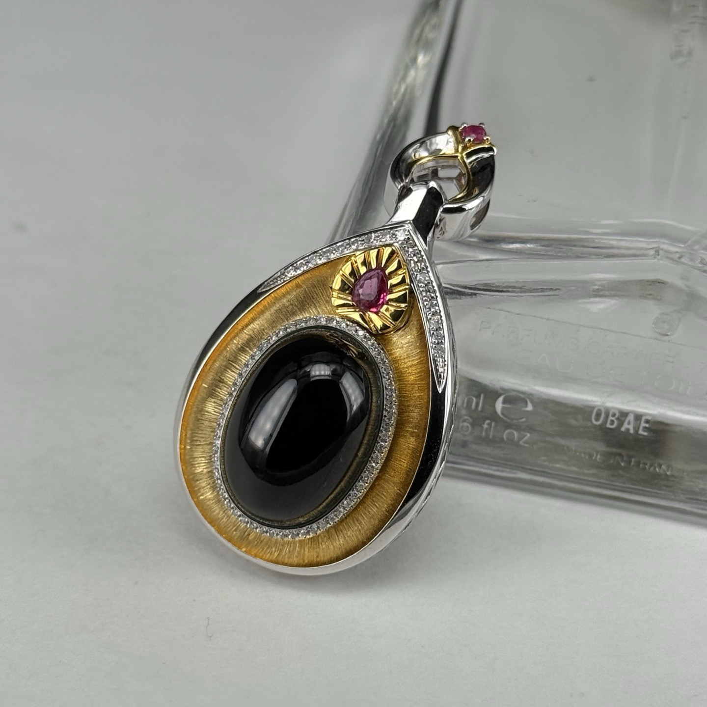 精品18k墨翠蛋面吊坠 种好色正 重金豪镶 打灯通透 黑度极好 尺寸43.6