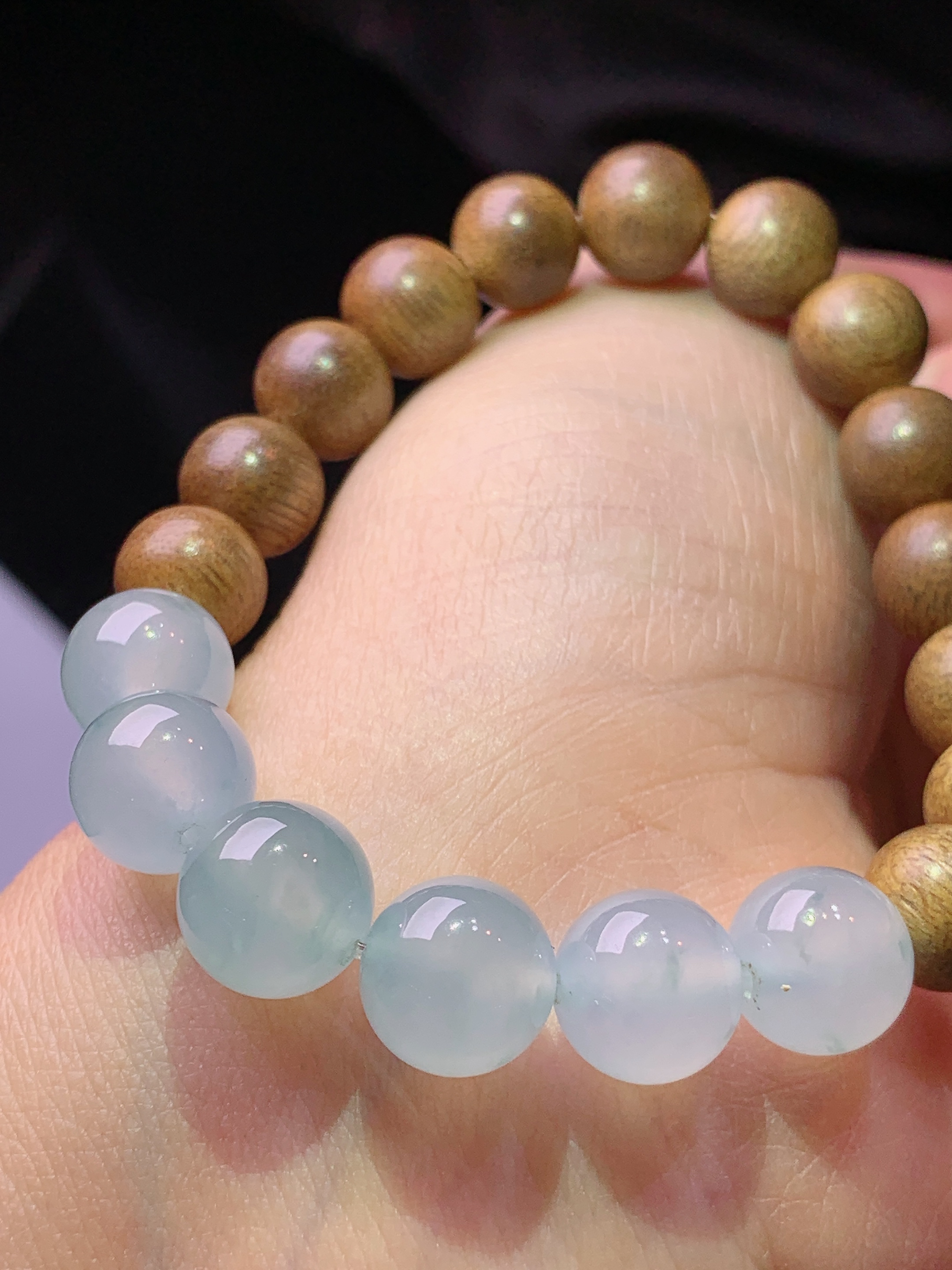 冰种圆珠手链 玉质细腻 色泽艳丽清新 水润亮眼 整体尺寸9.8c1