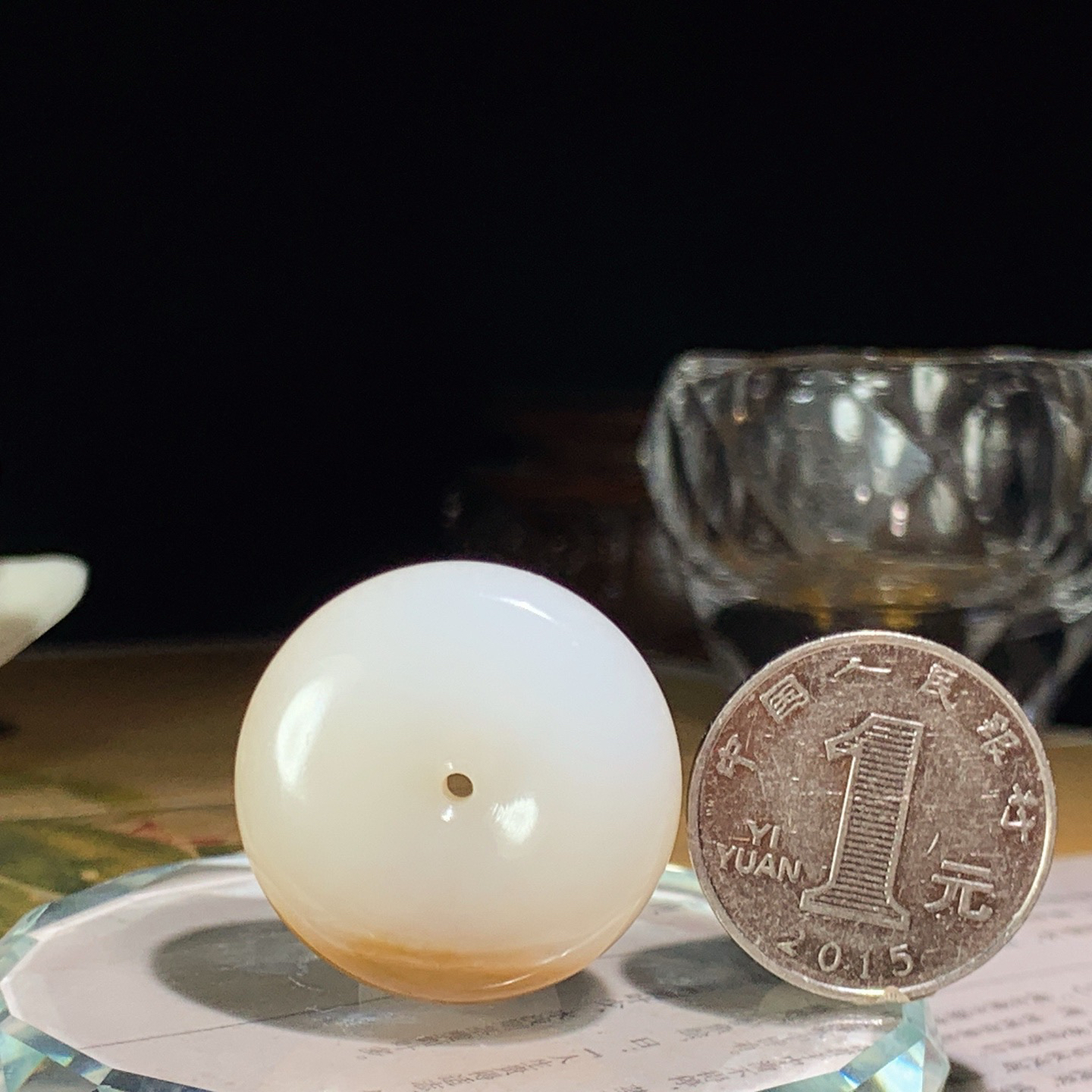 新疆和田玉且末糖平安扣挂件 尺寸29/9重16克！玉质细腻油润 底色纯净 脂粉好，品质好。lt260425