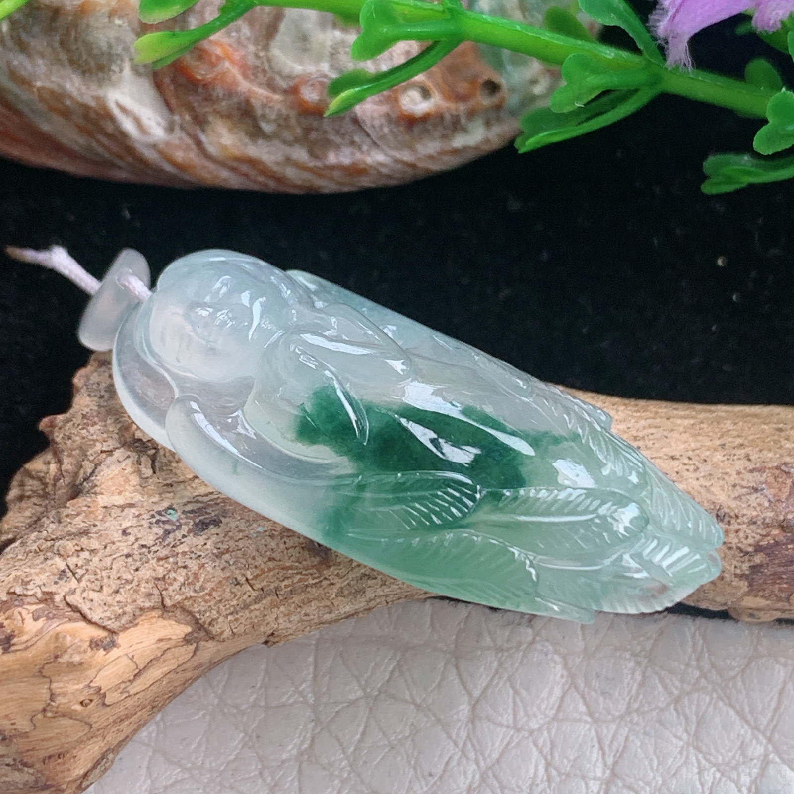 lz实拍32.8*15.6*6.8特色天然缅甸翡翠冰飘花人间天使玉吊坠 玉挂件