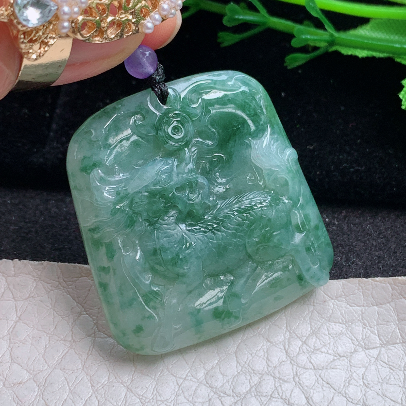 实拍t35*33*7.3缅甸翡翠A货精雕冰飘花立体麒麟 瑞兽麒麟玉吊坠 玉挂件