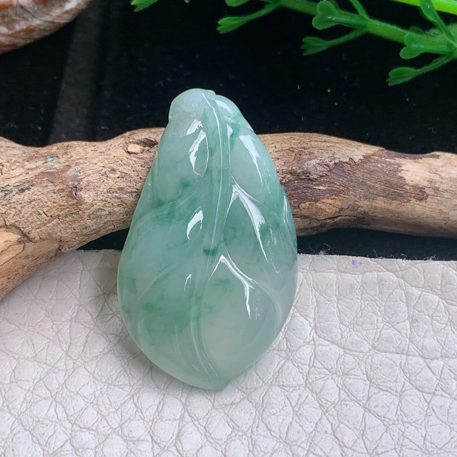 lz实拍33*19.8*4.8特色天然缅甸翡翠随形大业有成 叶子玉吊坠 玉挂件