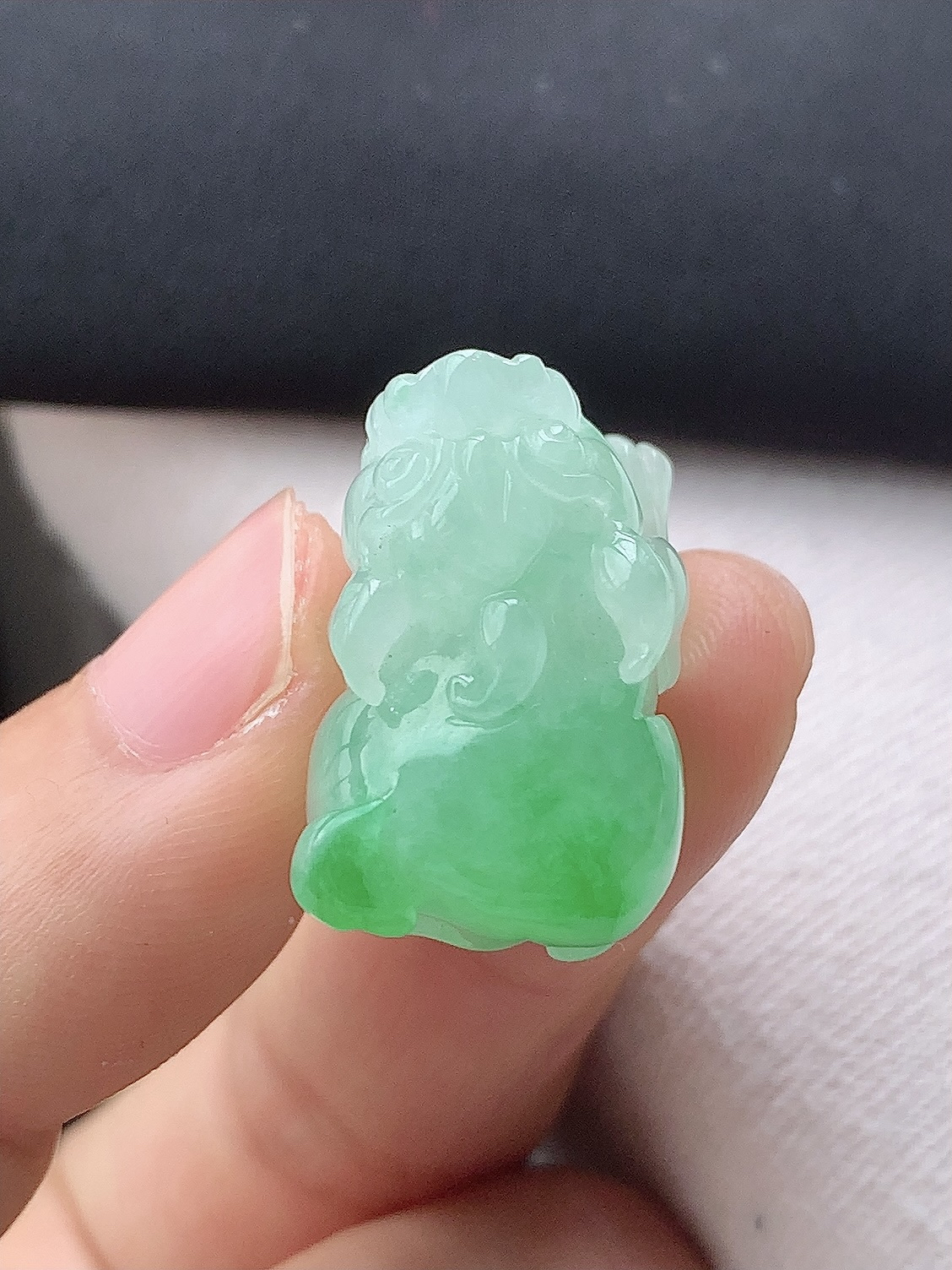 冰飘绿貔貅挂件..
翠色明媚，细腻莹润，佩戴福气多多！