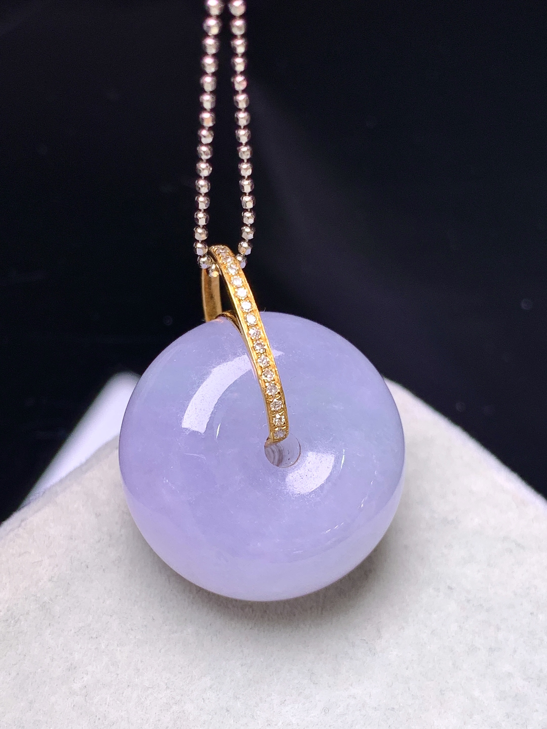 18k金钻镶嵌紫罗兰平安扣吊坠 玉质细腻 色泽艳丽清新 水润亮眼 整体尺寸25*20.3*11.8L