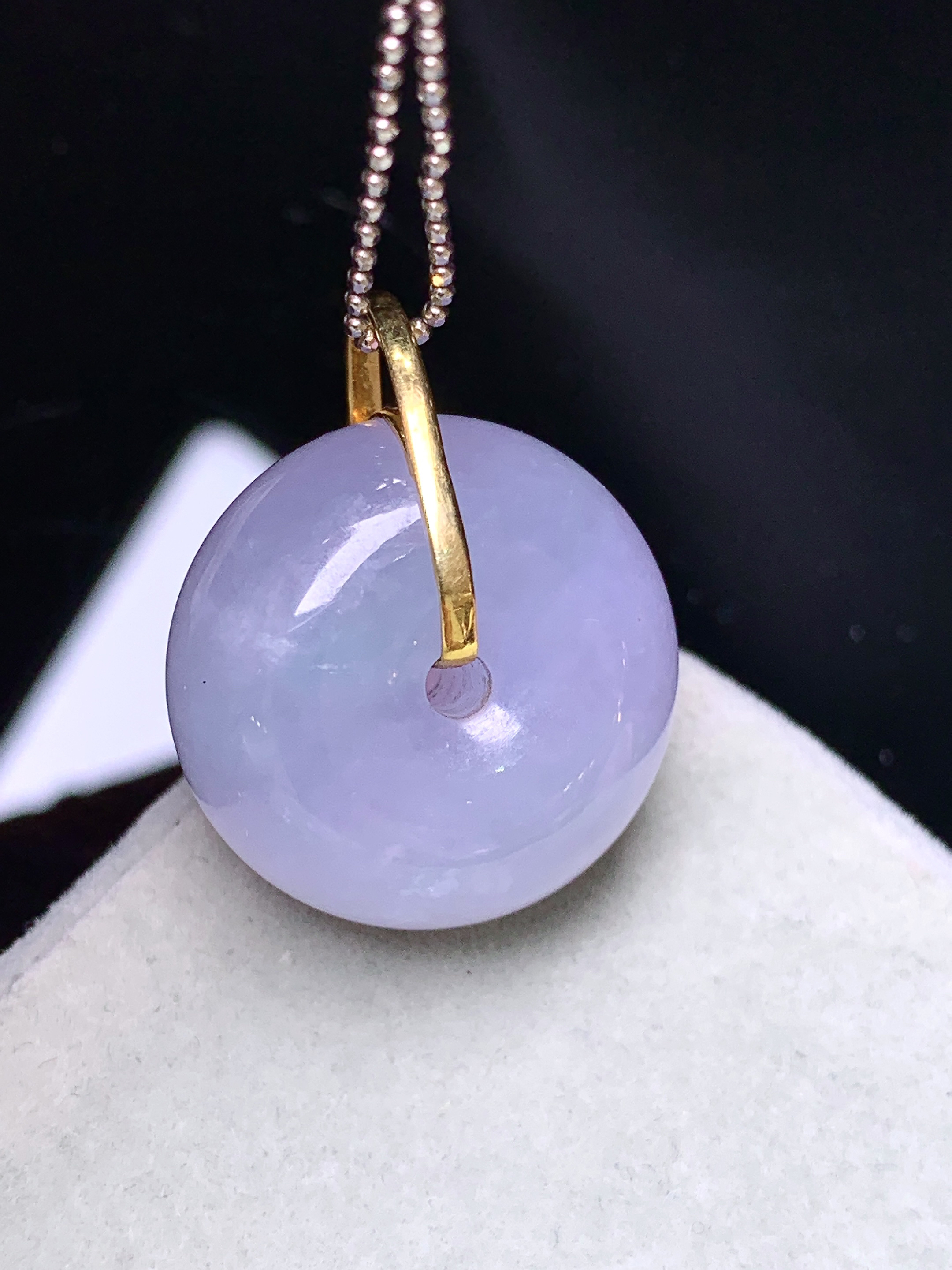 18k金钻镶嵌紫罗兰平安扣吊坠 玉质细腻 色泽艳丽清新 水润亮眼 整体尺寸25*20.3*11.8L4