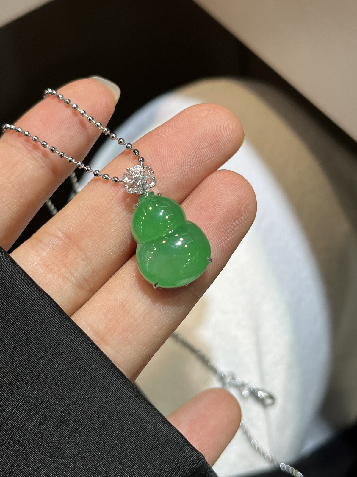 翡翠糯化种绿色葫芦