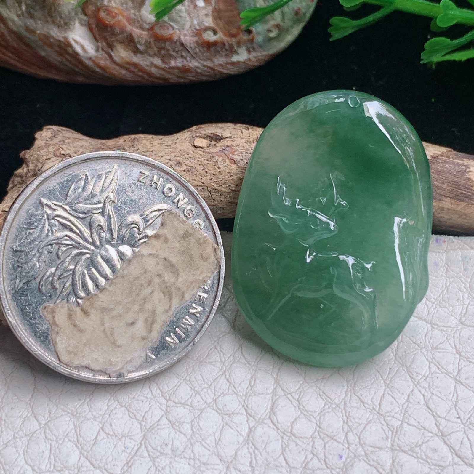 lz实拍30*21.6*6.5天然缅甸翡翠冰绿一路平安，一路顺玉吊坠 玉挂件