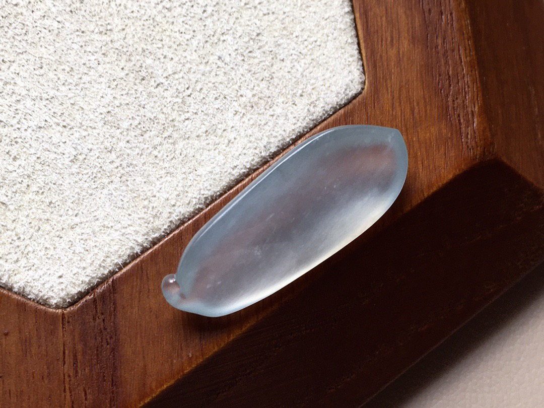 翡翠冰种白色福瓜..