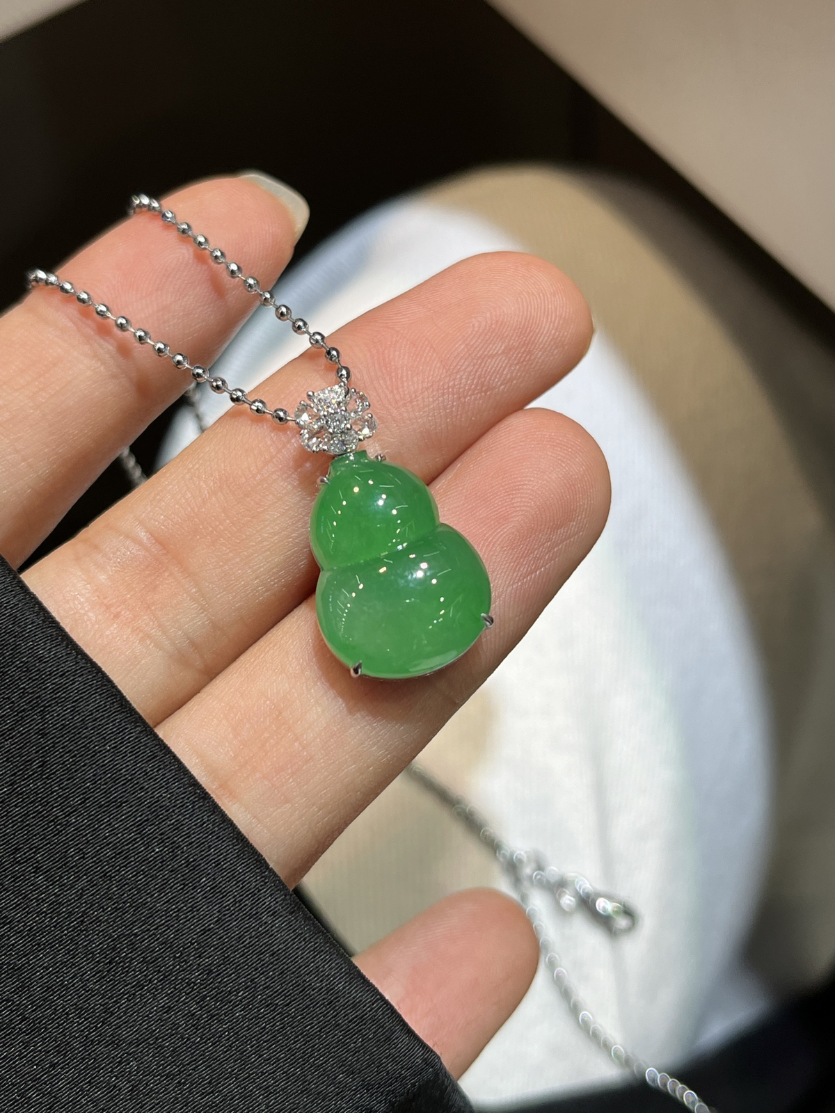 翡翠绿色葫芦..