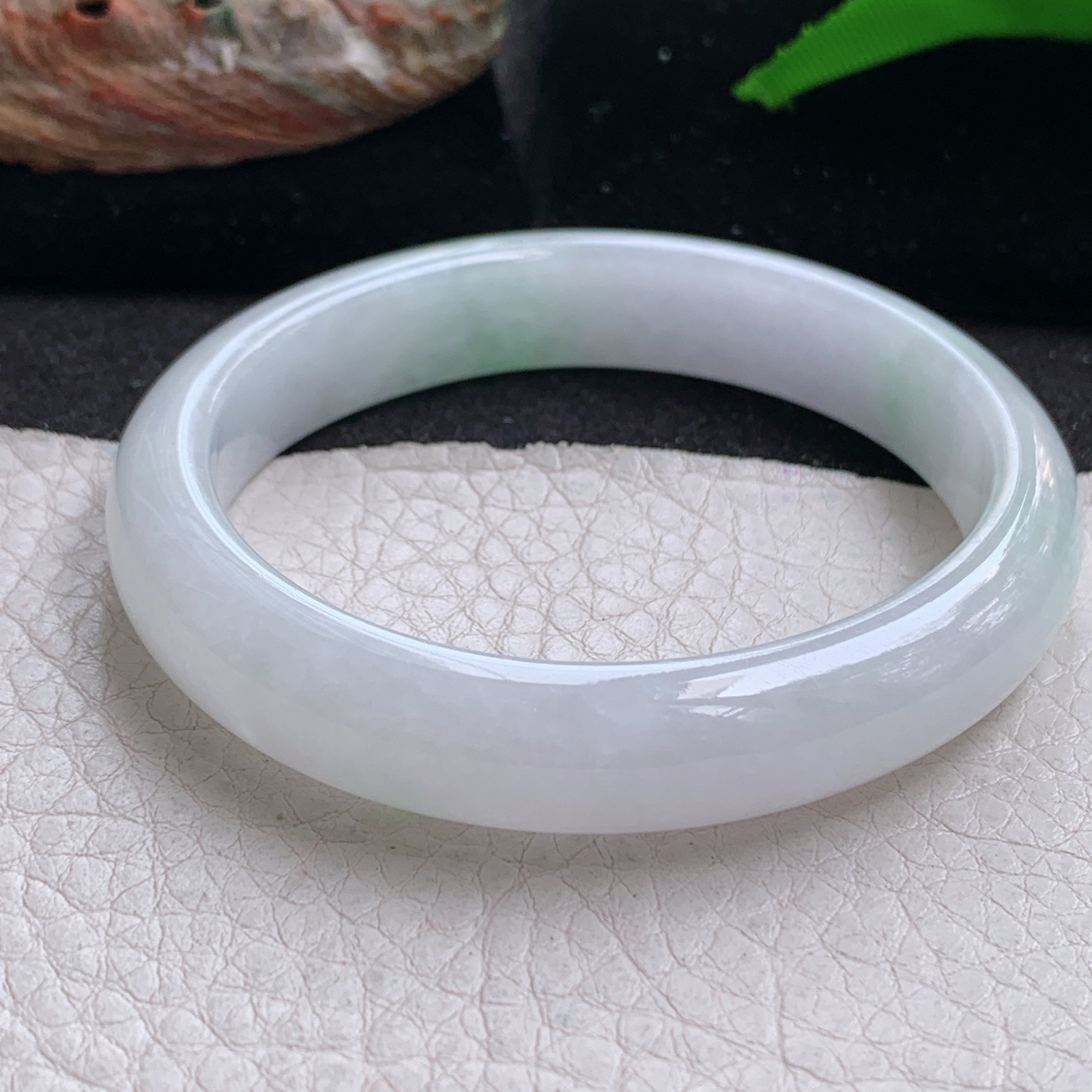 nr实拍54.8*48.5*11*7贵妃镯 天然缅甸翡翠a货手镯清新蛋形玉镯子