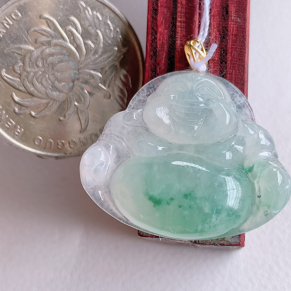 18k金扣冰润佛公挂件 玉质细腻  笑佛面相喜庆，开怀大笑，憨态可掬。惟妙惟肖，寓意福禄双全，吉祥美满，笑口常开 W1415.22尺寸：25.6-27.2-5.8mm