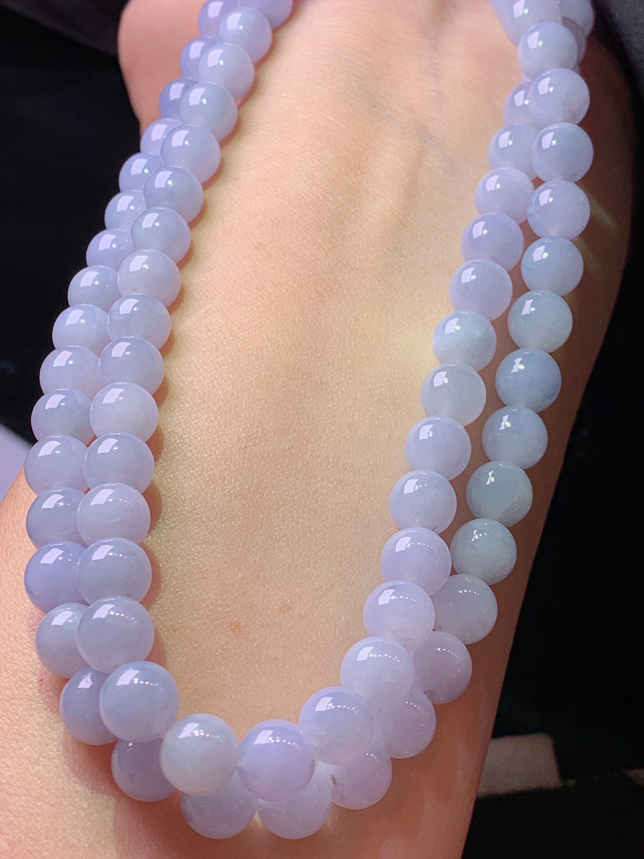 淡紫罗兰圆珠项链 玉质细腻 色泽艳丽清新 水润亮眼 整体尺寸7.2p1