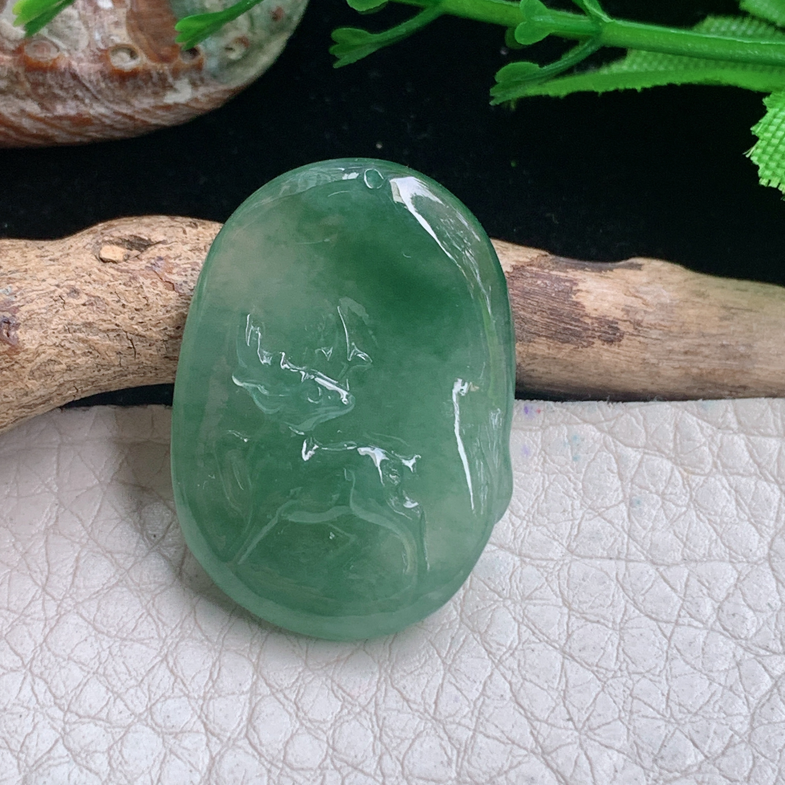 lz实拍30*21.6*6.5天然缅甸翡翠冰绿一路平安，一路顺玉吊坠 玉挂件