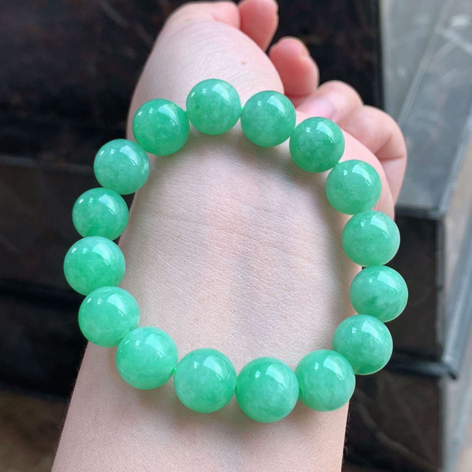 果阳绿翡翠手串