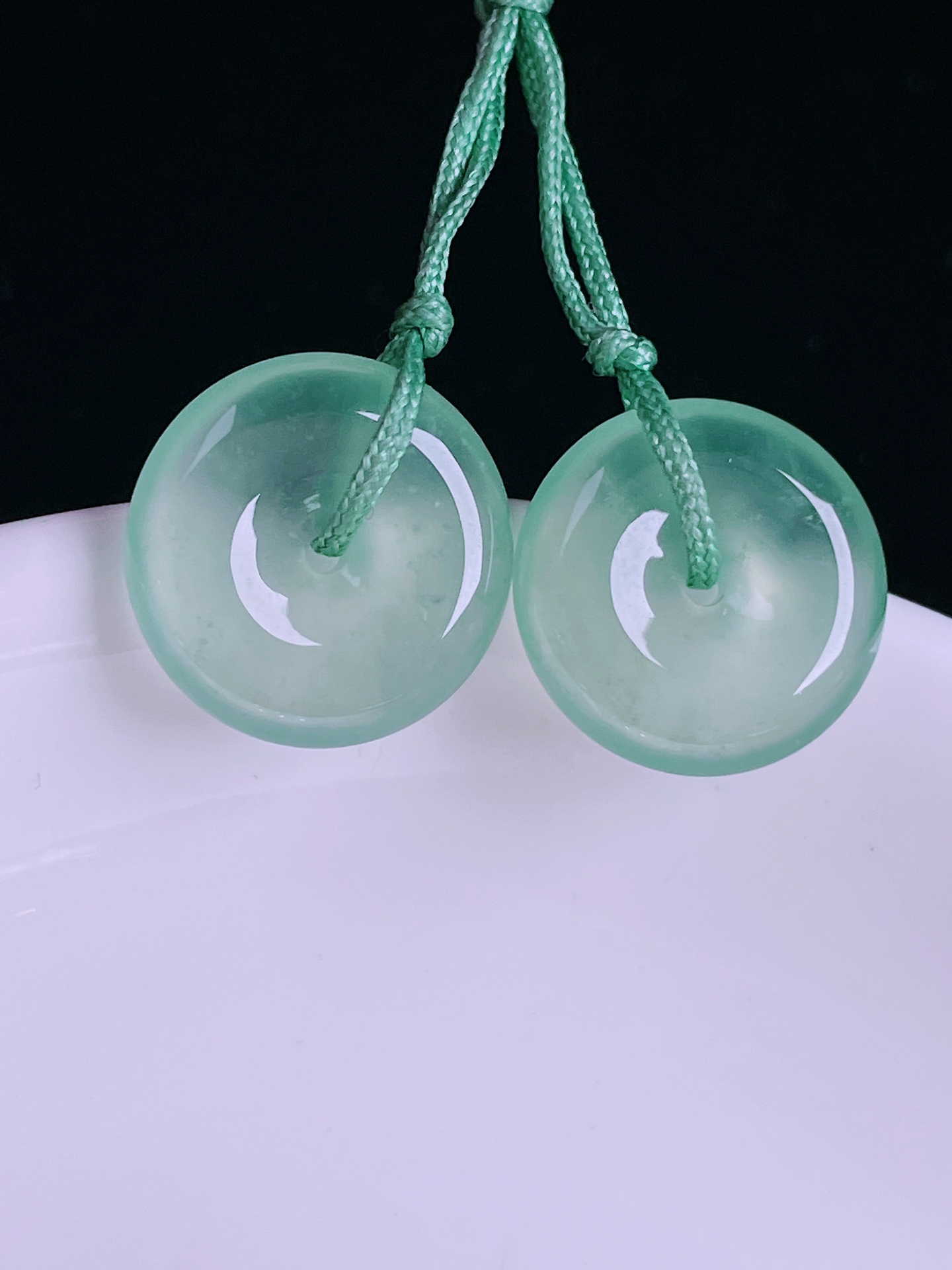 ️冰种耳坠，老种起光，细底通透，尺寸：13.7/3.7，0425