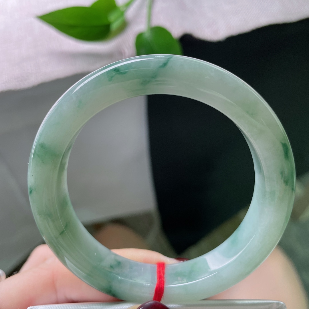 56.1/12.4/9.4飘花正圈，细润，种老，是摇晃的枝桠，是坠落的星星。无裂，ss51025a