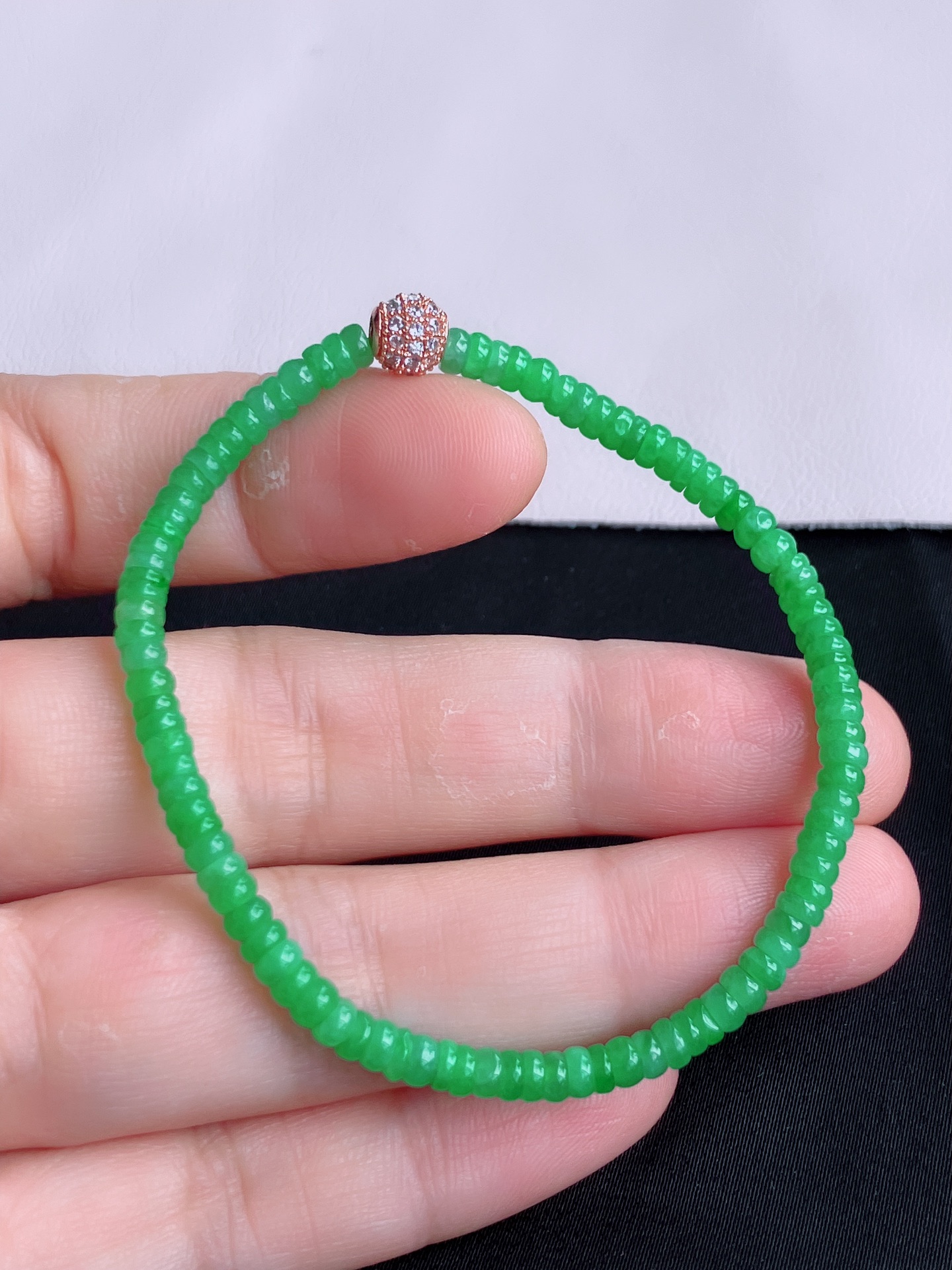 ️，果绿手链，细腻精致，尺寸3.8，自然光实拍