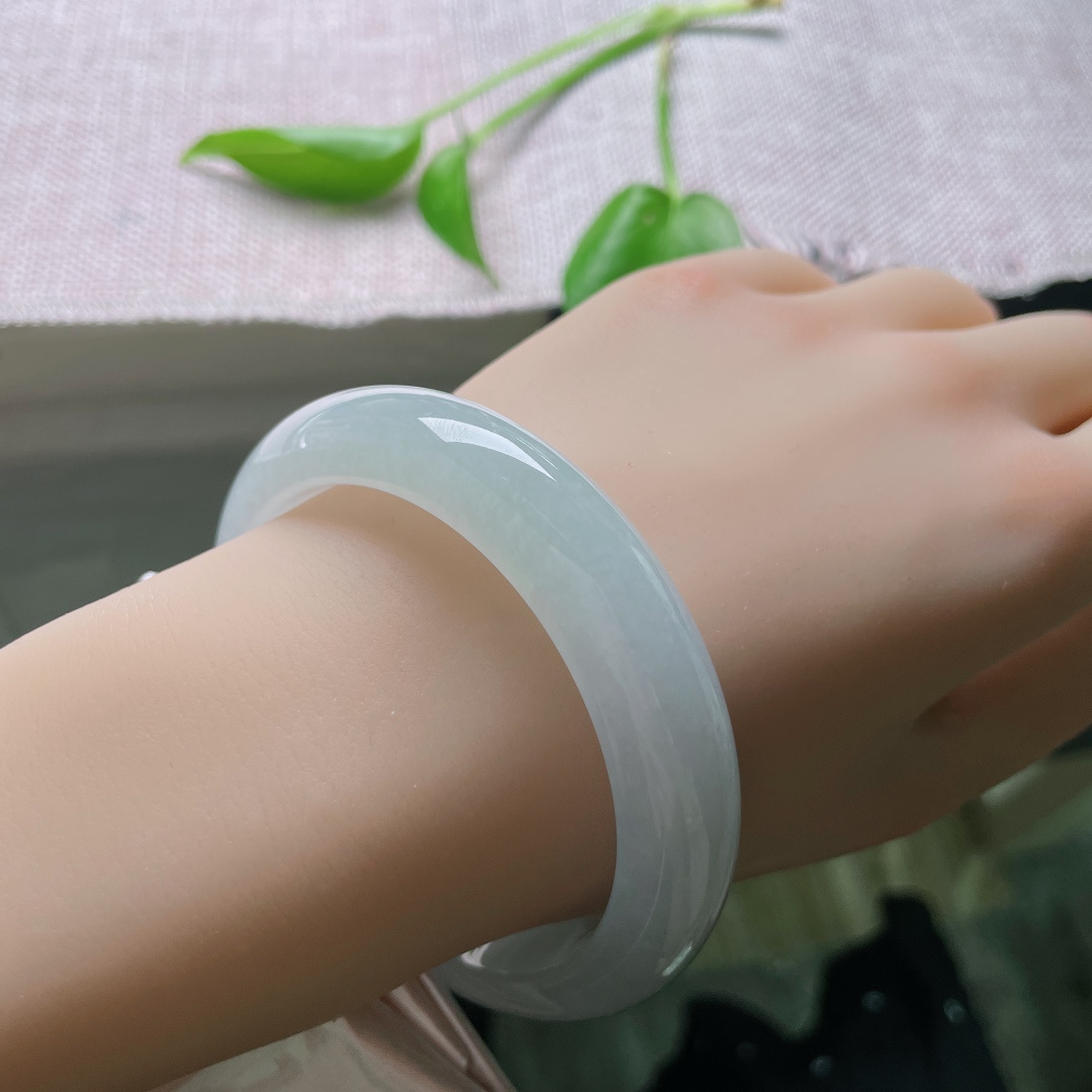 57.5/12.5/8.1。微紫底正圈，干净清润，种老，淑雅。芳卿可人，有棉线，ss48489a