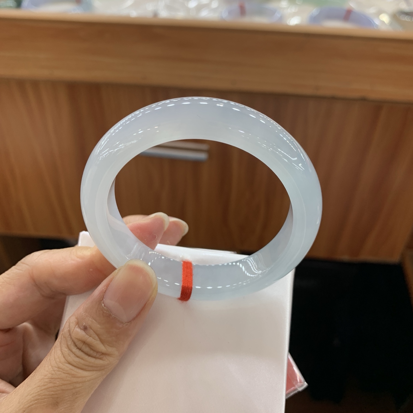 042416WZY，冰底色正圈翡翠手镯，51-12-8.2