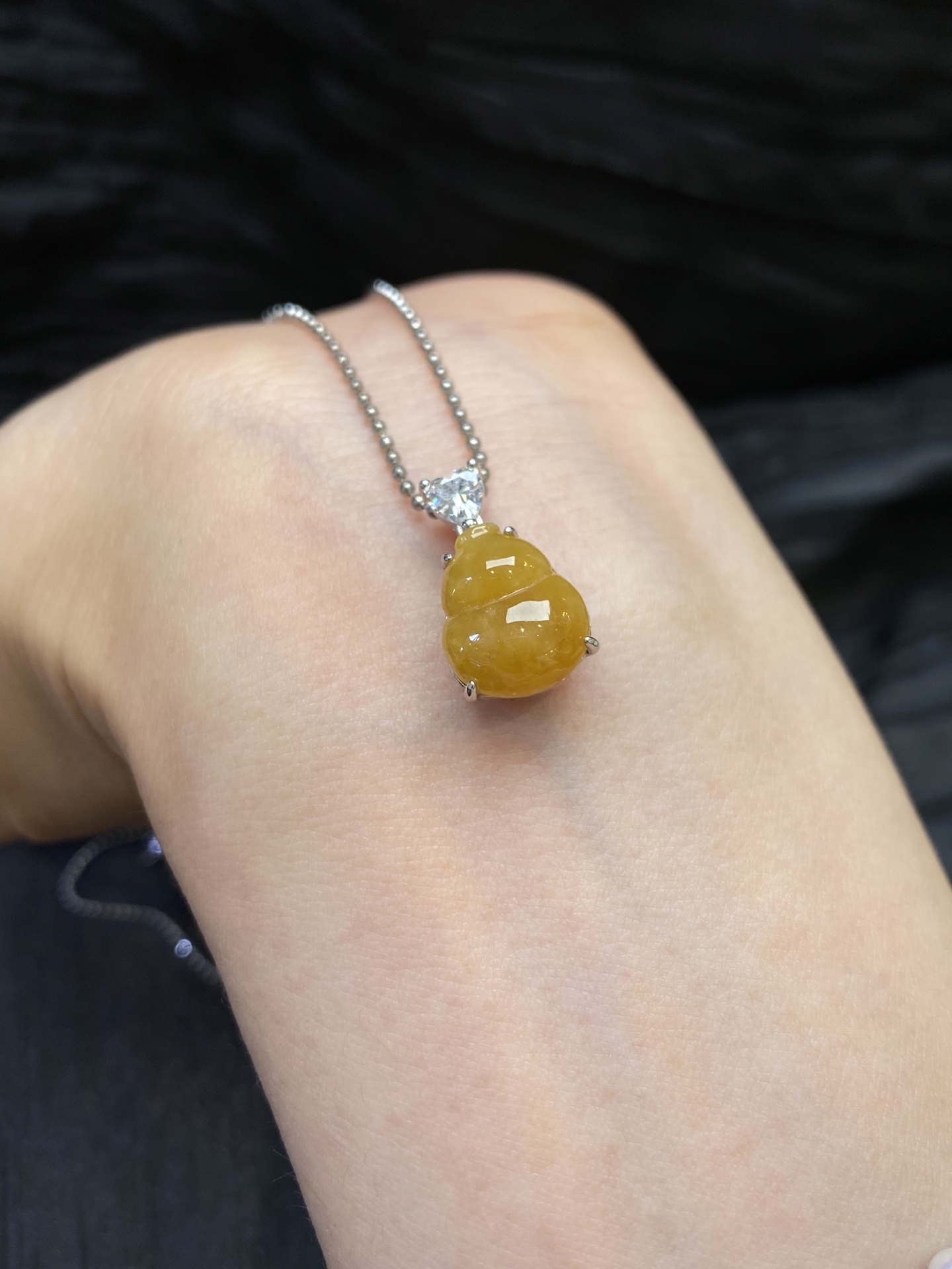 冰黄翡葫芦吊坠·银，整·17.2/10.1/8.9mm，裸·12.1/10.1/3.9mm