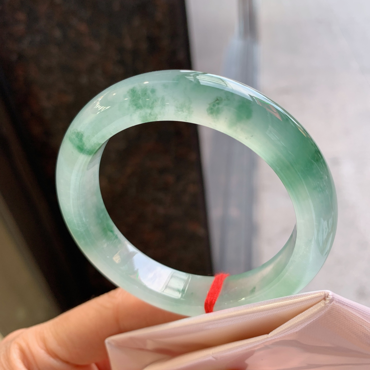 正圈冰种飘花，有纹，尺寸：52.8/12.5/9