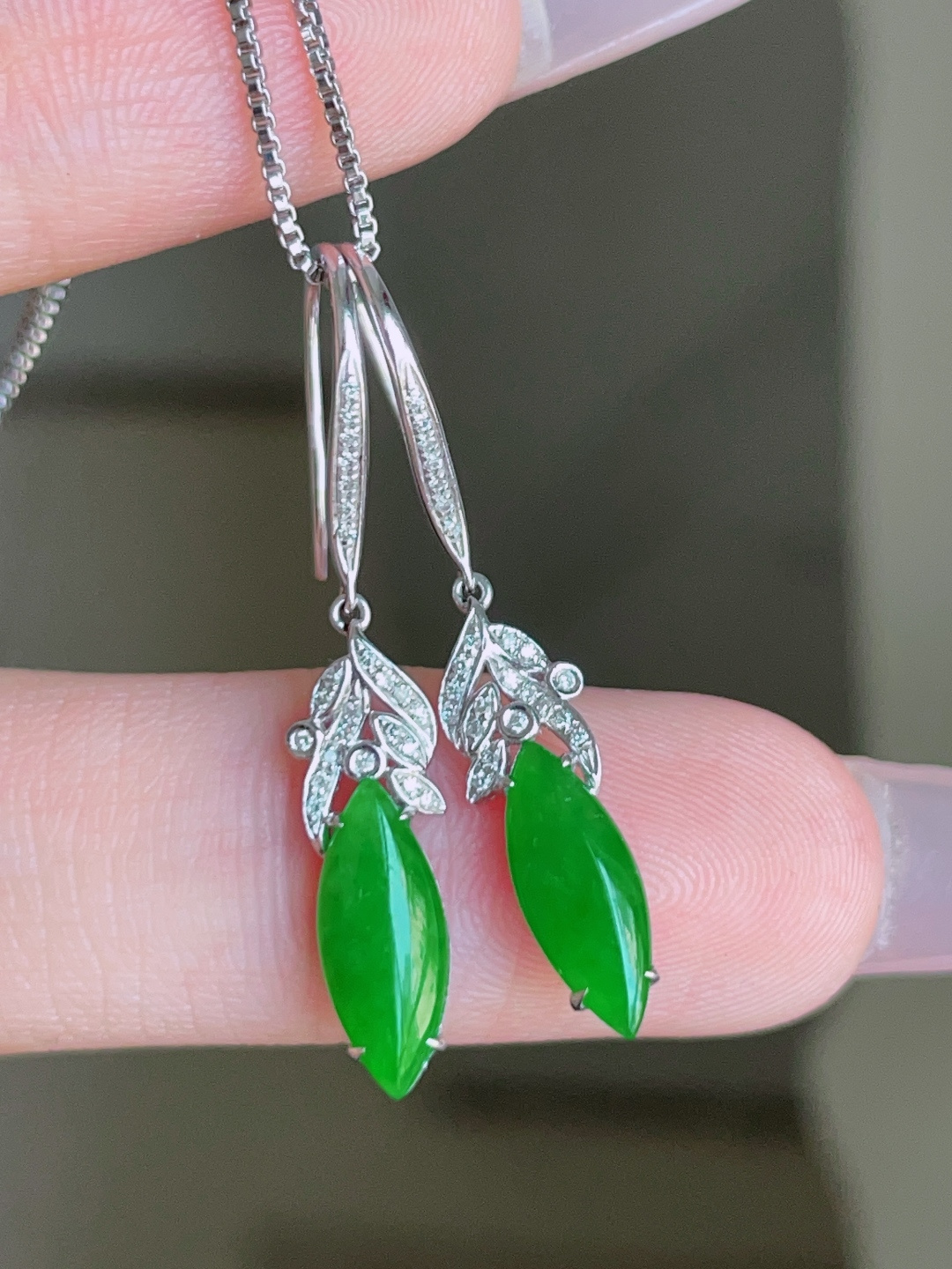 ️ 冰阳绿马眼耳坠，色泽鲜艳，种老水润，18k金镶嵌 32.5/5.4/3.8