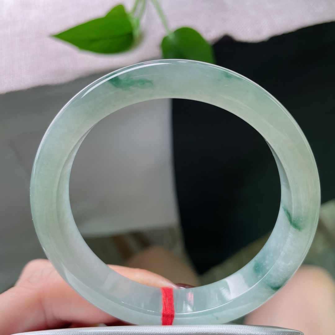 56.8/11.7/7.8飘花正圈，冰润细腻，种老，一抹飘花，如诗如画，无裂，ss50464a