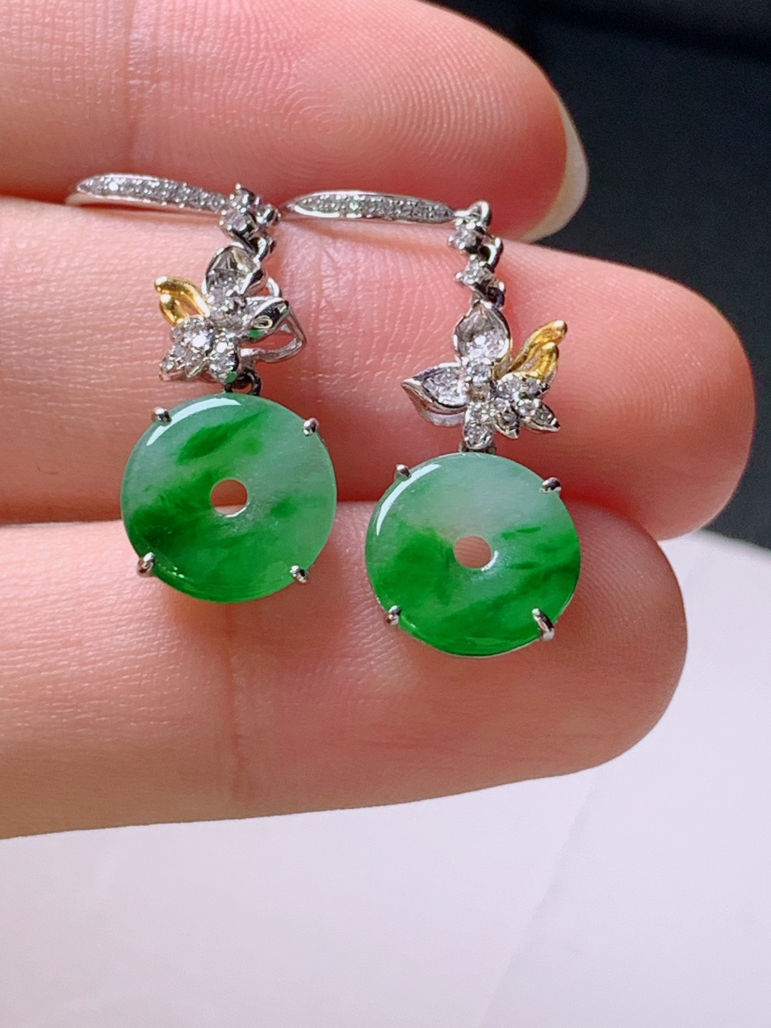 ️ 冰种绿甜甜圈耳坠，无裂色好，飘绿灵动，裸石9.6/1.7